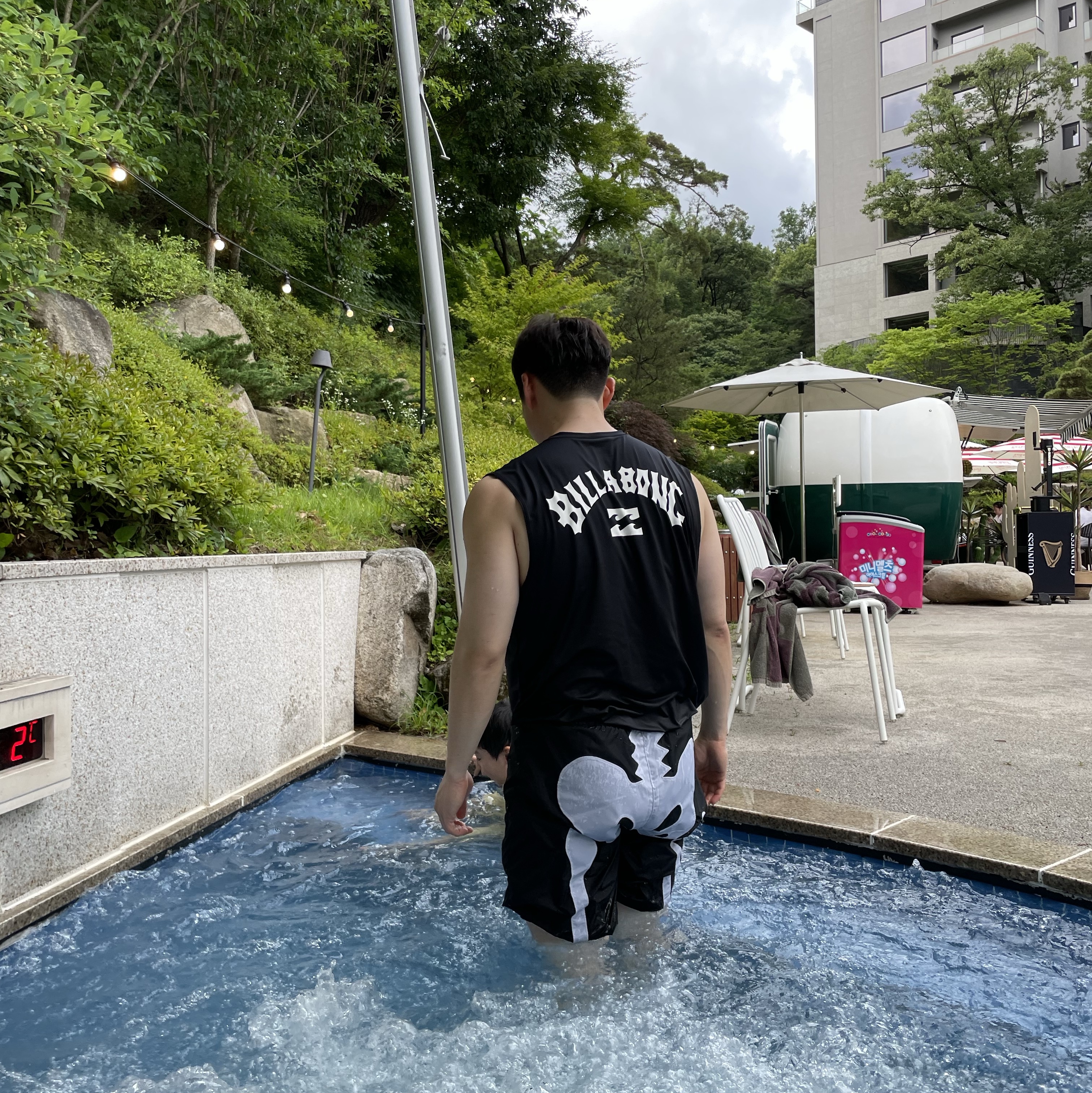 Kapital Nylon Bone Swimsuit Black, Adidas Yeezy Slide Dark Onyx 2024 착용 스타일 - 4