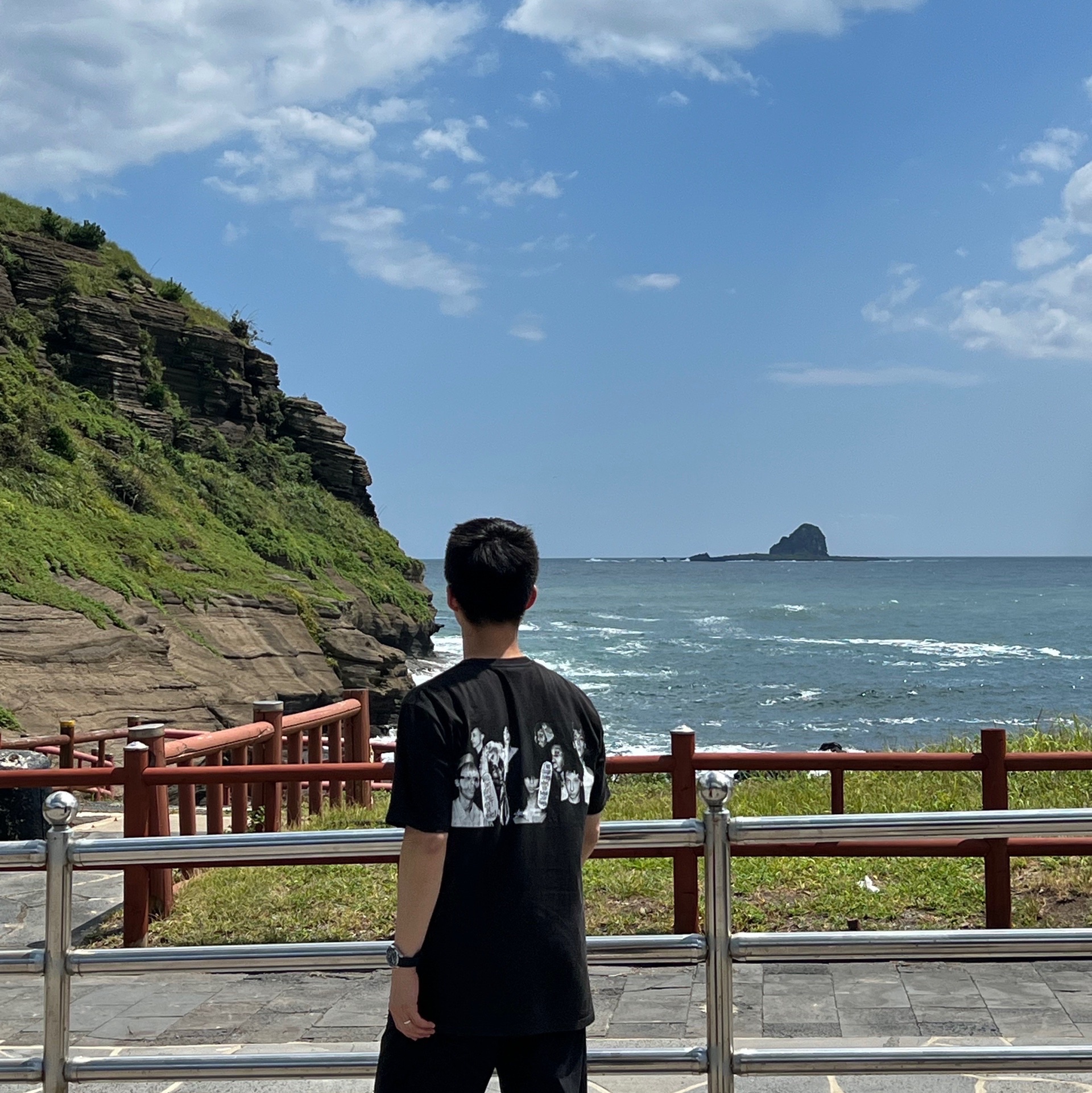Stussy x Martine Rose Collage Pigment Dyed T-Shirt Black 착용 스타일