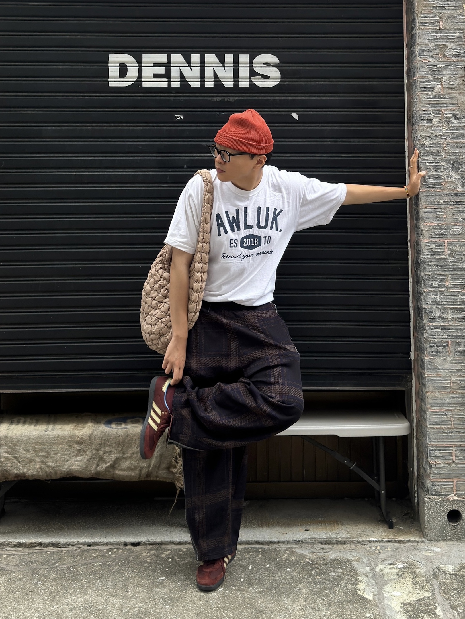 Adidas x Wales Bonner Nylon Samba Fox Brown Sandy Beige, COS Quilted Oversized Shoulder Bag Beige 착용 스타일 - 1