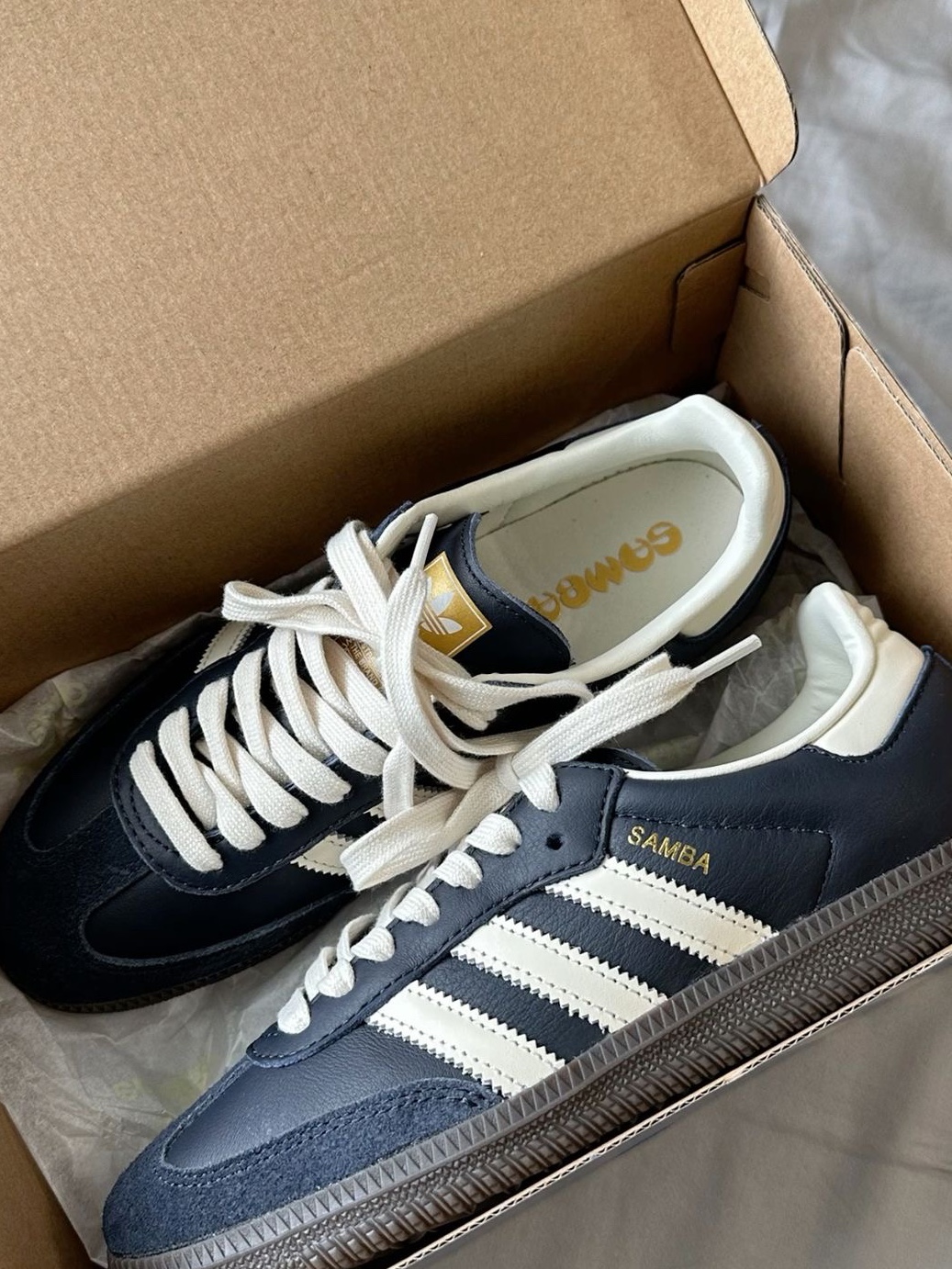 Adidas Samba OG Night Navy Cream White 착용 스타일 - 2