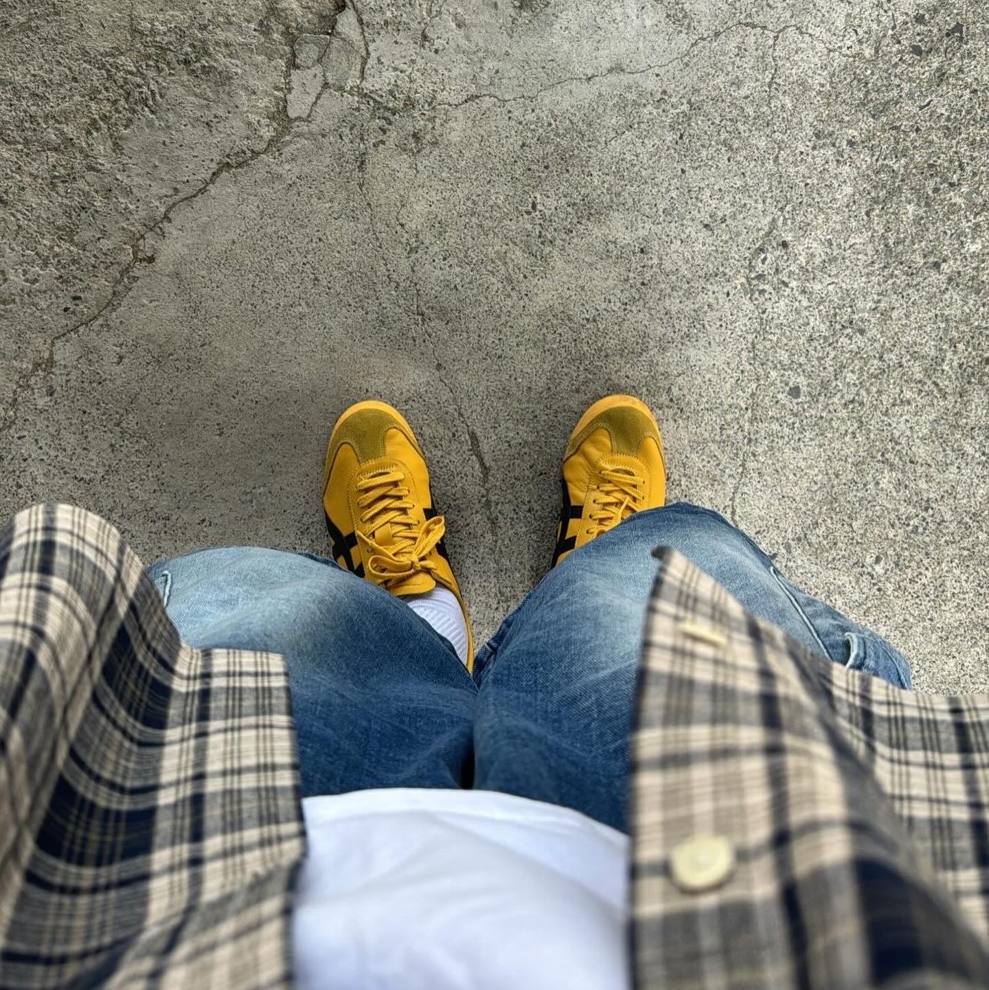 Onitsuka Tiger Mexico 66 Yellow Black 착용 스타일