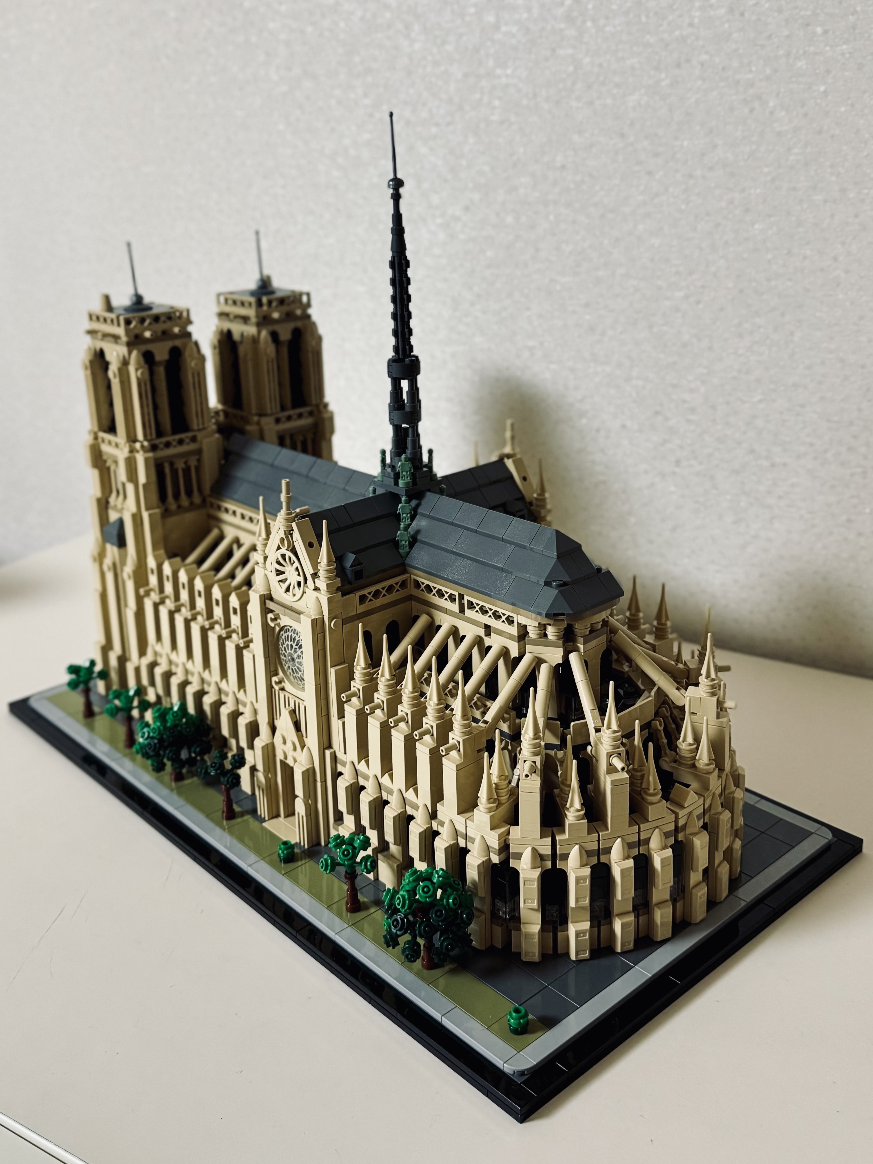 Lego Architecture Notre-Dame de Paris 착용 스타일 - 2