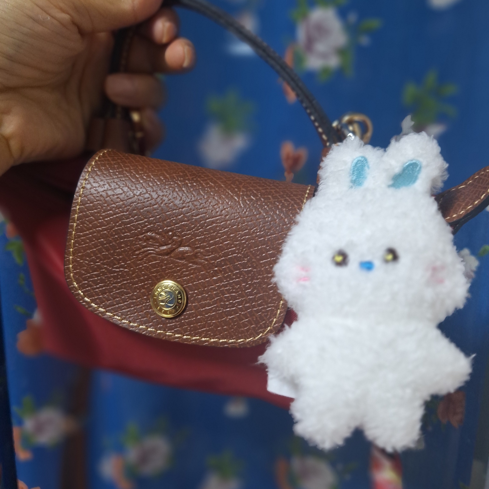 NewJeans Bunini Doll Keyring White 착용 스타일 - 2