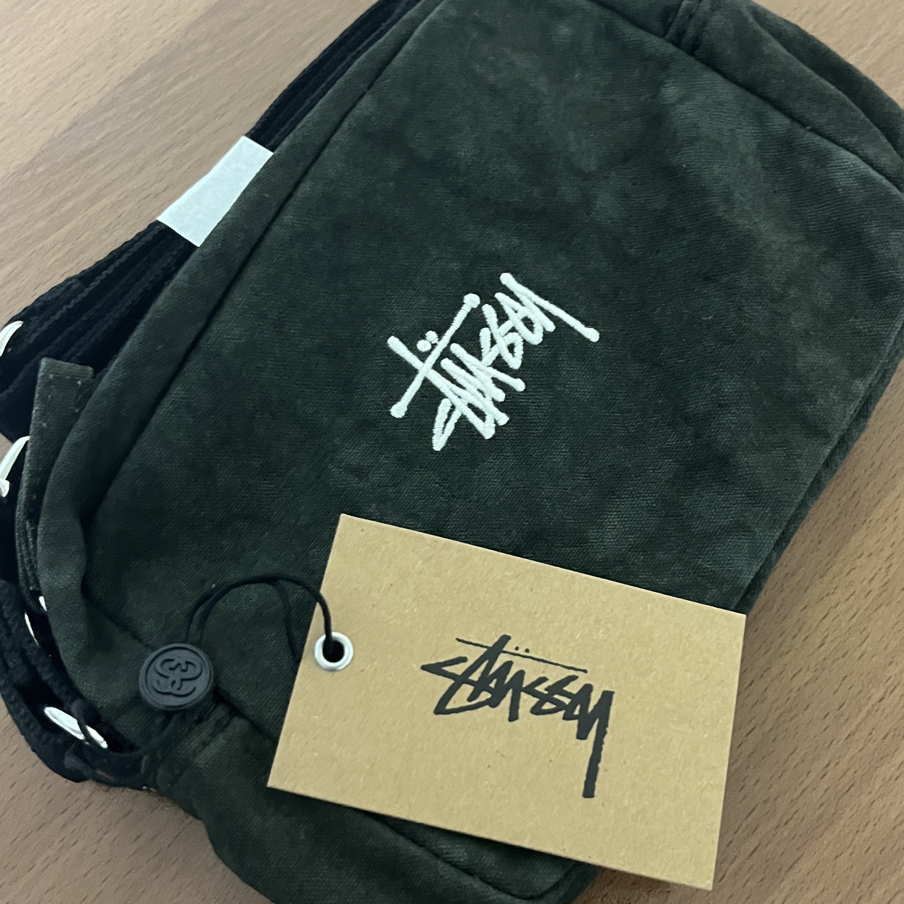 Stussy Canvas Side Pouch Washed Black 착용 스타일