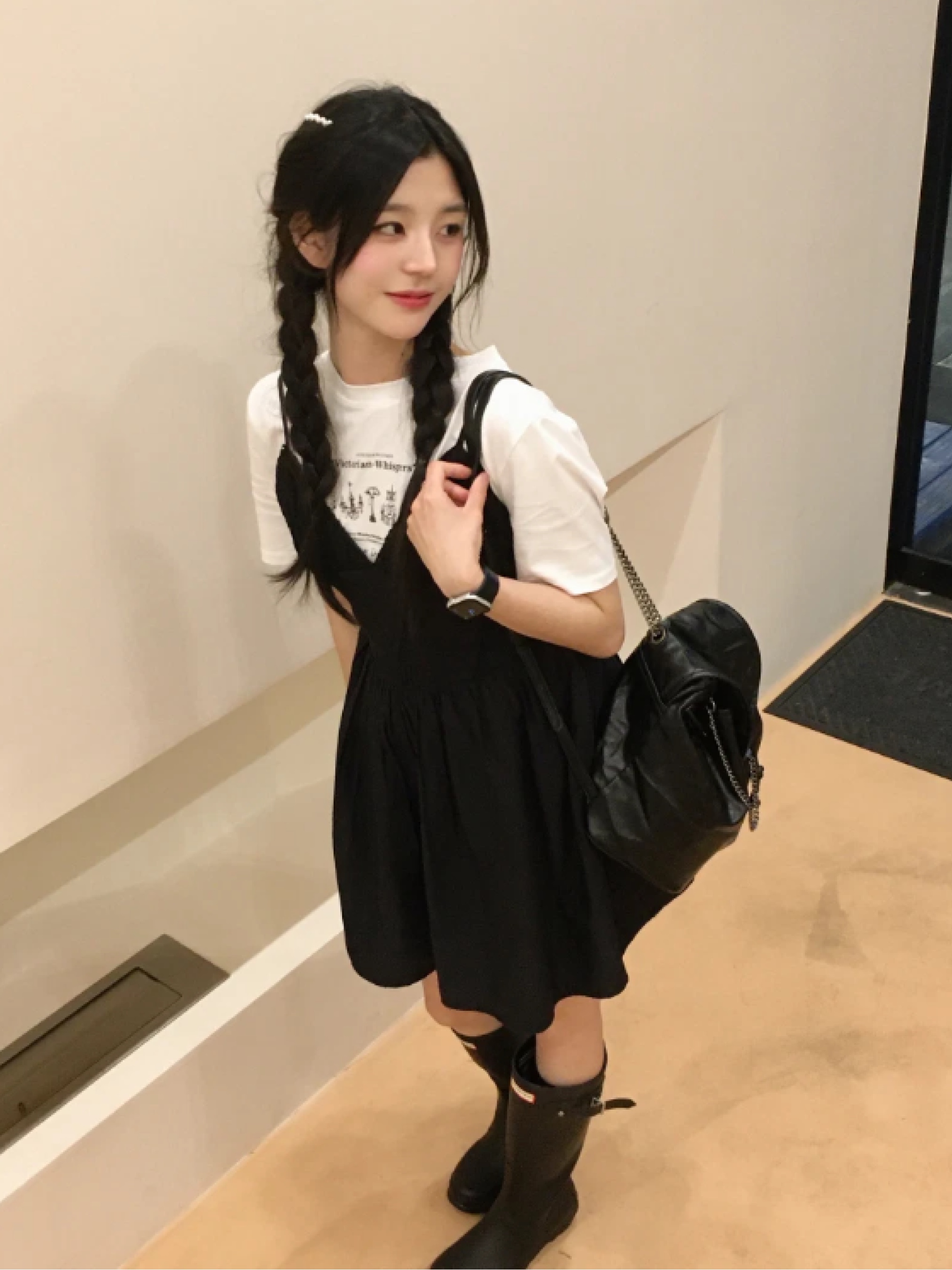 (W) Rockfishweatherwear Flatform Middle Rain Boots Cream, Crocs Classic Crush Boot Black 착용 스타일 - 4