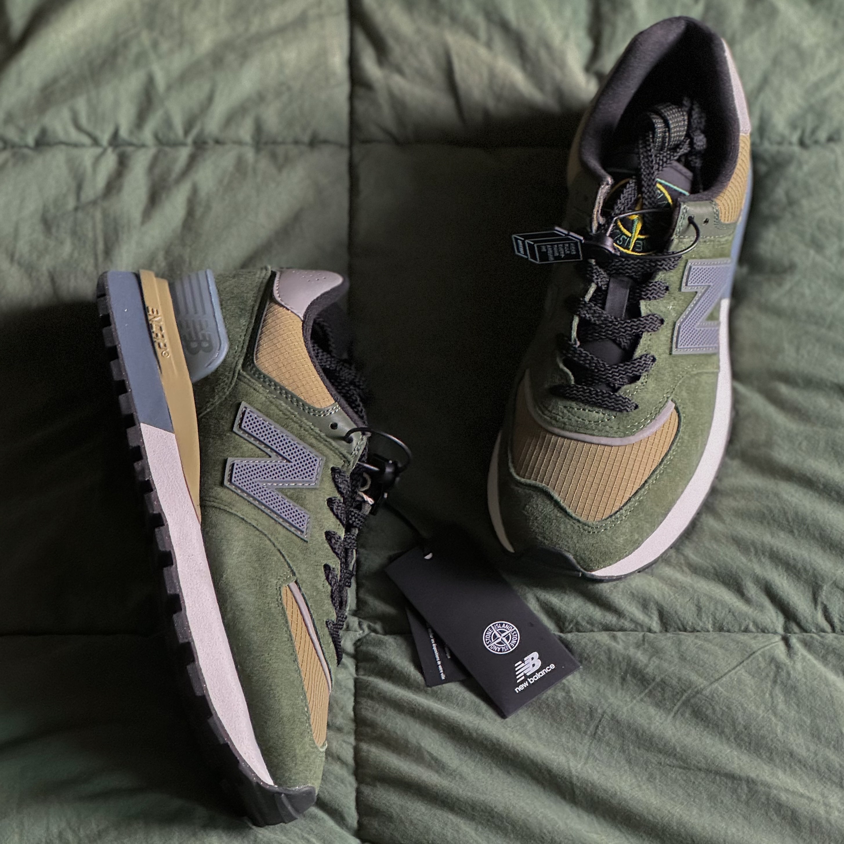 New Balance x Stone Island 574 Legacy Dark Green 착용 스타일