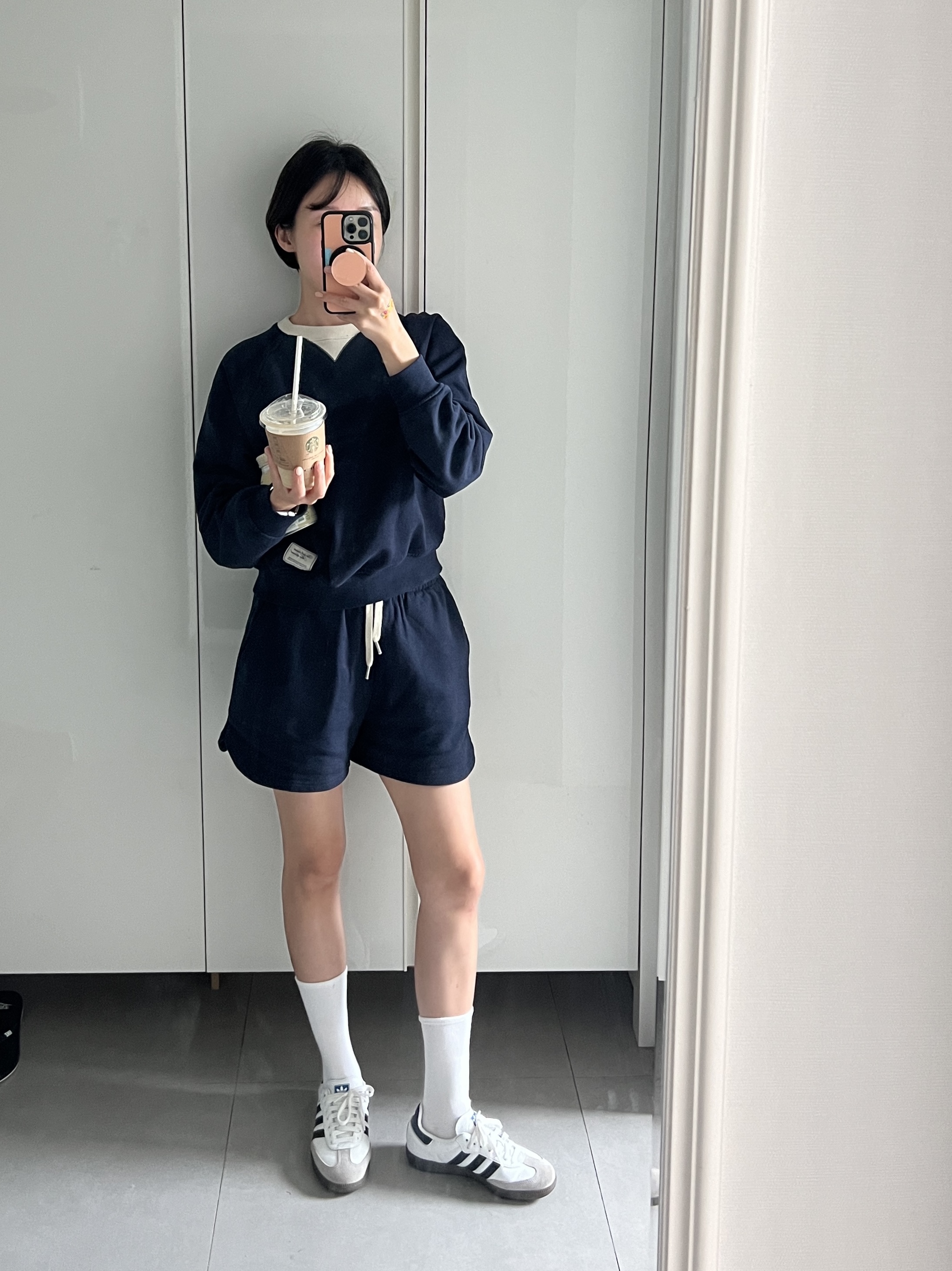 Adidas Samba OG Cloud White 착용 스타일 - 2