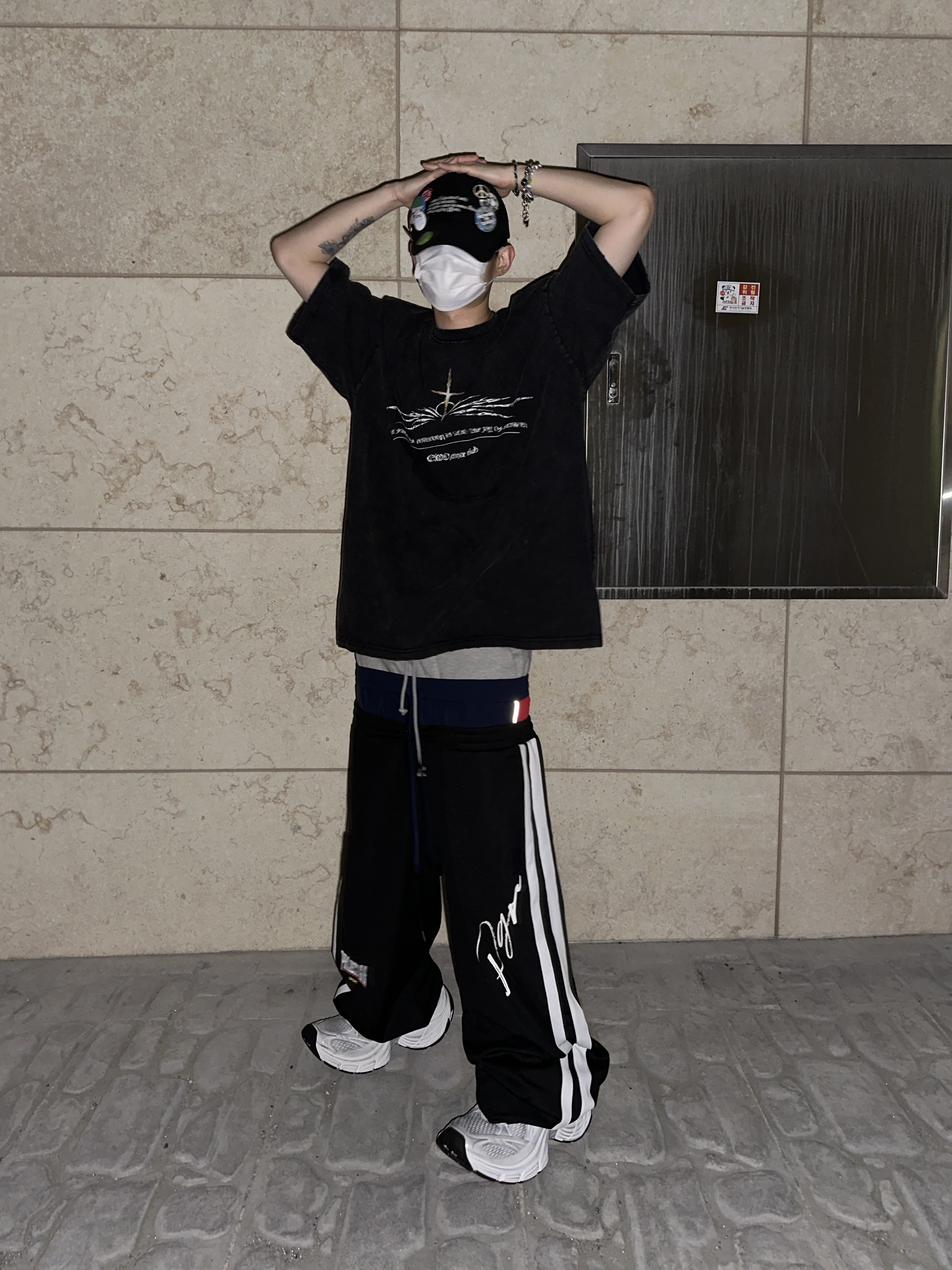 Project G/R 3 Layered Track Pants Black 착용 스타일 - 1