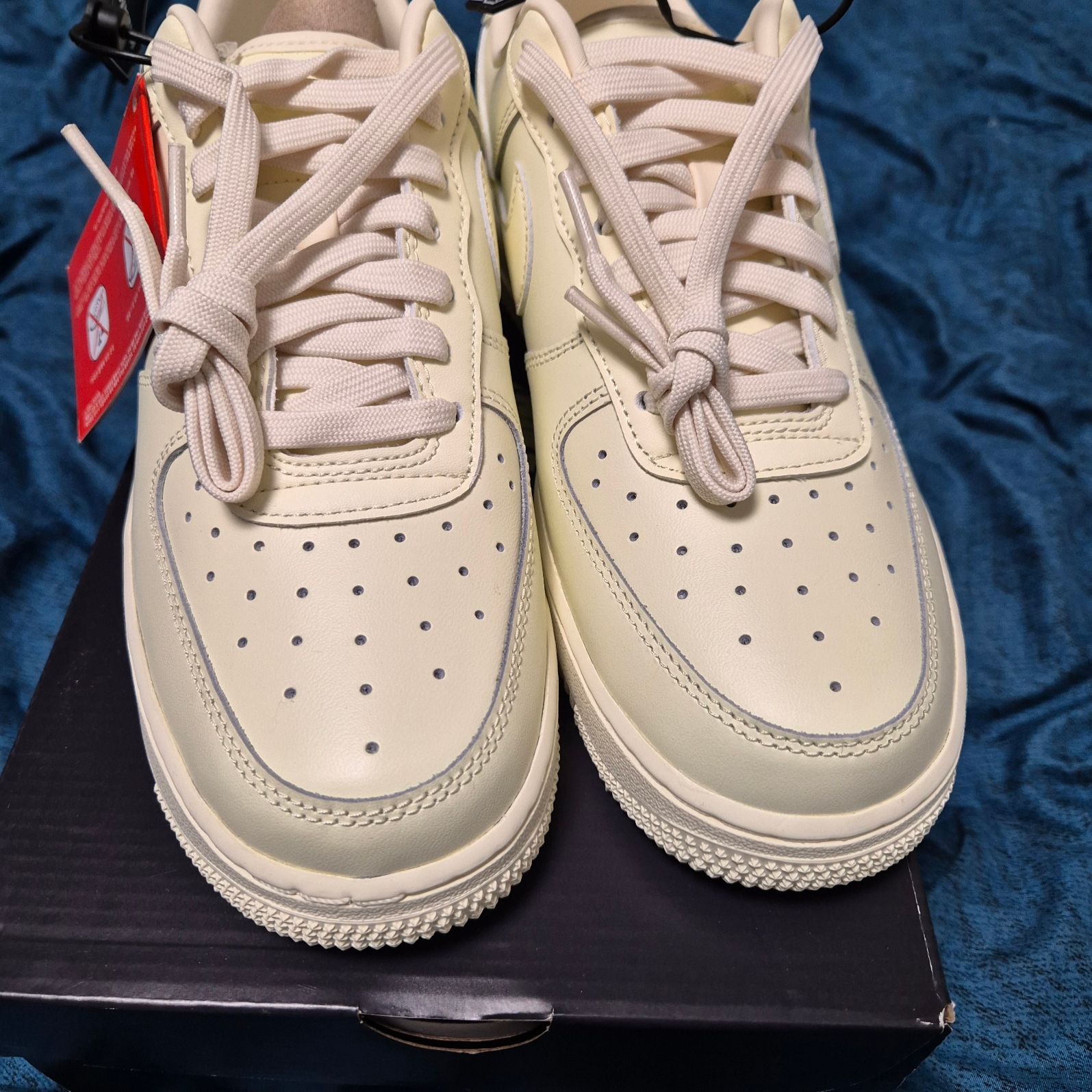 Nike Air Force 1 '07 Coconut Milk 착용 스타일 - 3