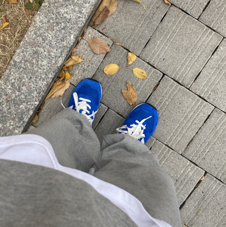 New Balance 574 Heritage Blue White 착용 스타일 - 1