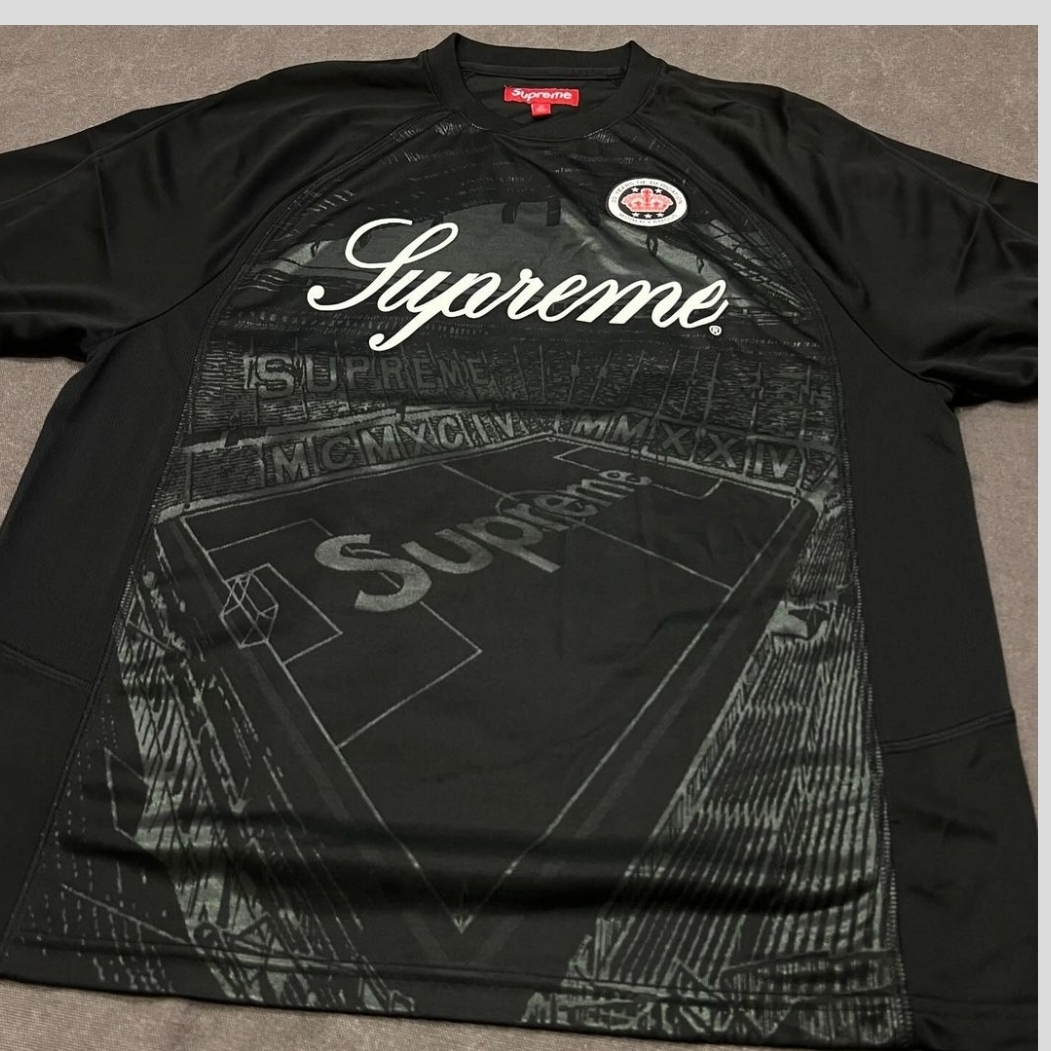 Supreme Jacquard Soccer Jersey Blue - 24SS, Supreme Jacquard Soccer Jersey Black - 24SS 착용 스타일 - 4