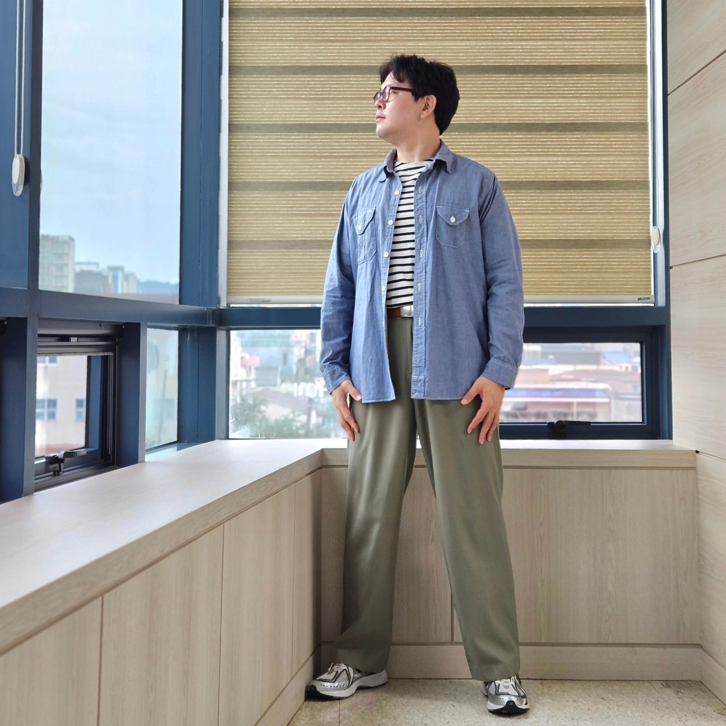 New Balance 1906R White Navy Gold, Saint James Levant Short Sleeve Striped Sailor T-Shirt Ecru Marine 착용 스타일 - 1