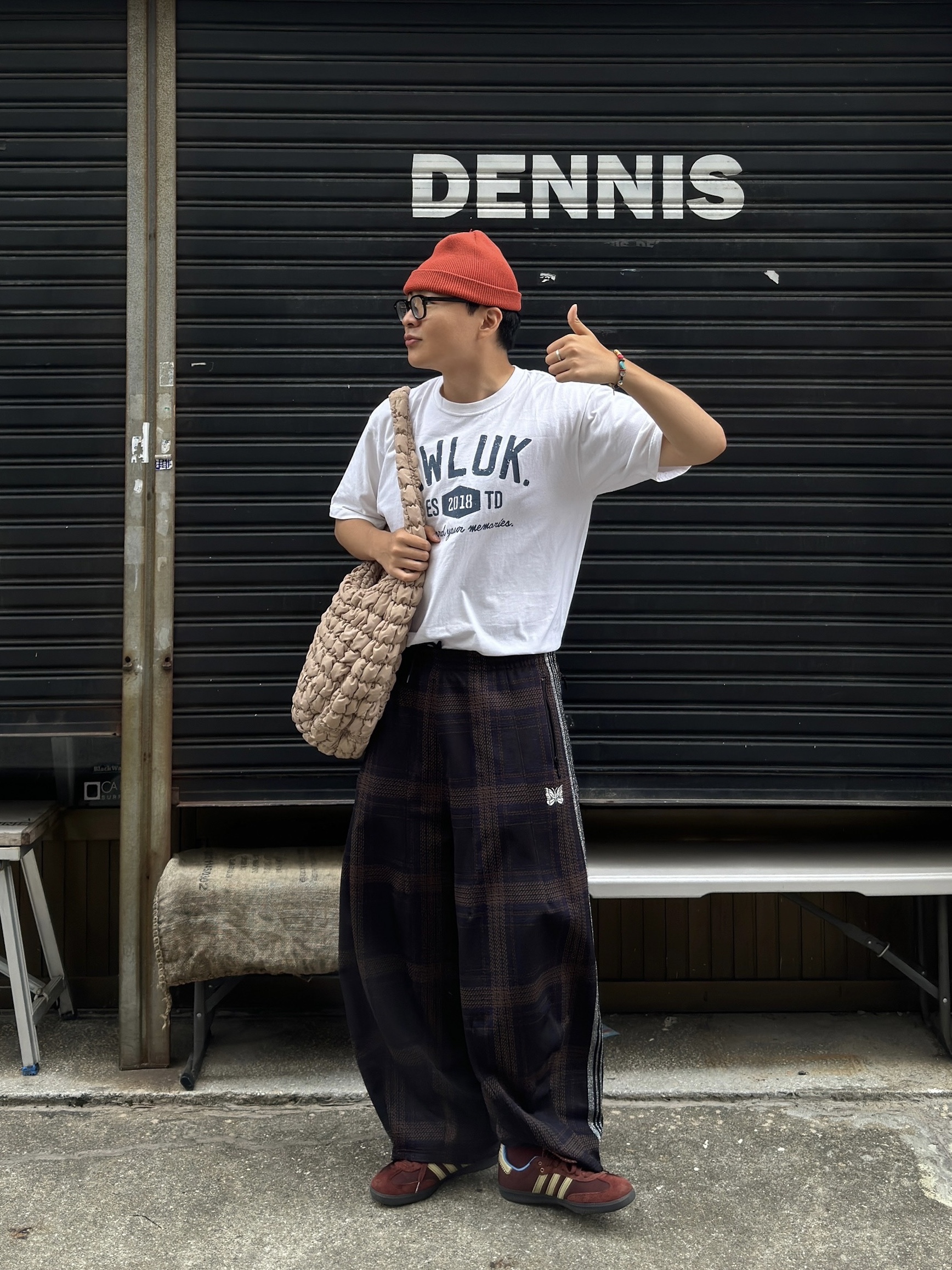 Adidas x Wales Bonner Nylon Samba Fox Brown Sandy Beige, COS Quilted Oversized Shoulder Bag Beige 착용 스타일 - 2