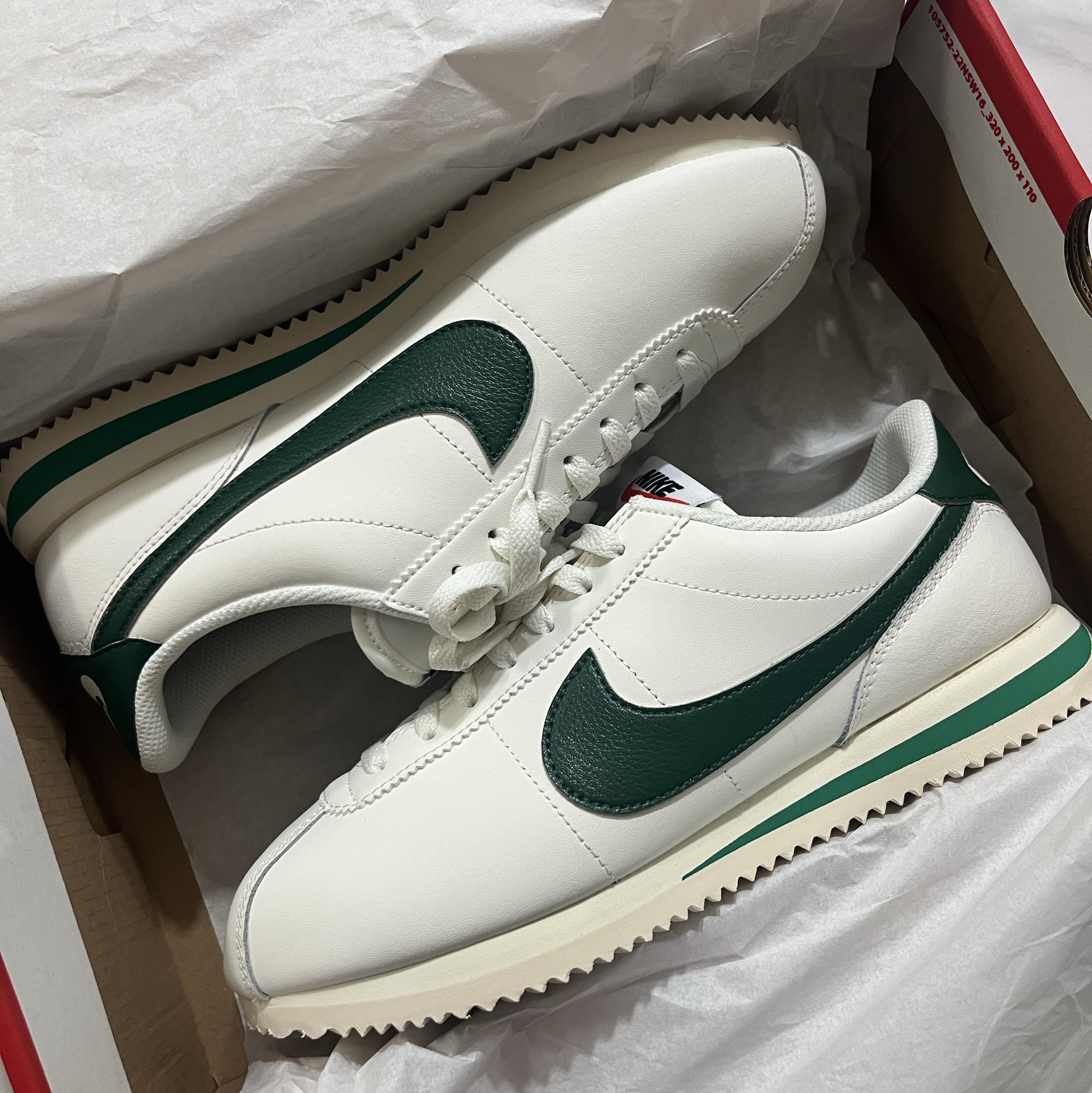 (W) Nike Cortez Gorge Green and Malachite 착용 스타일