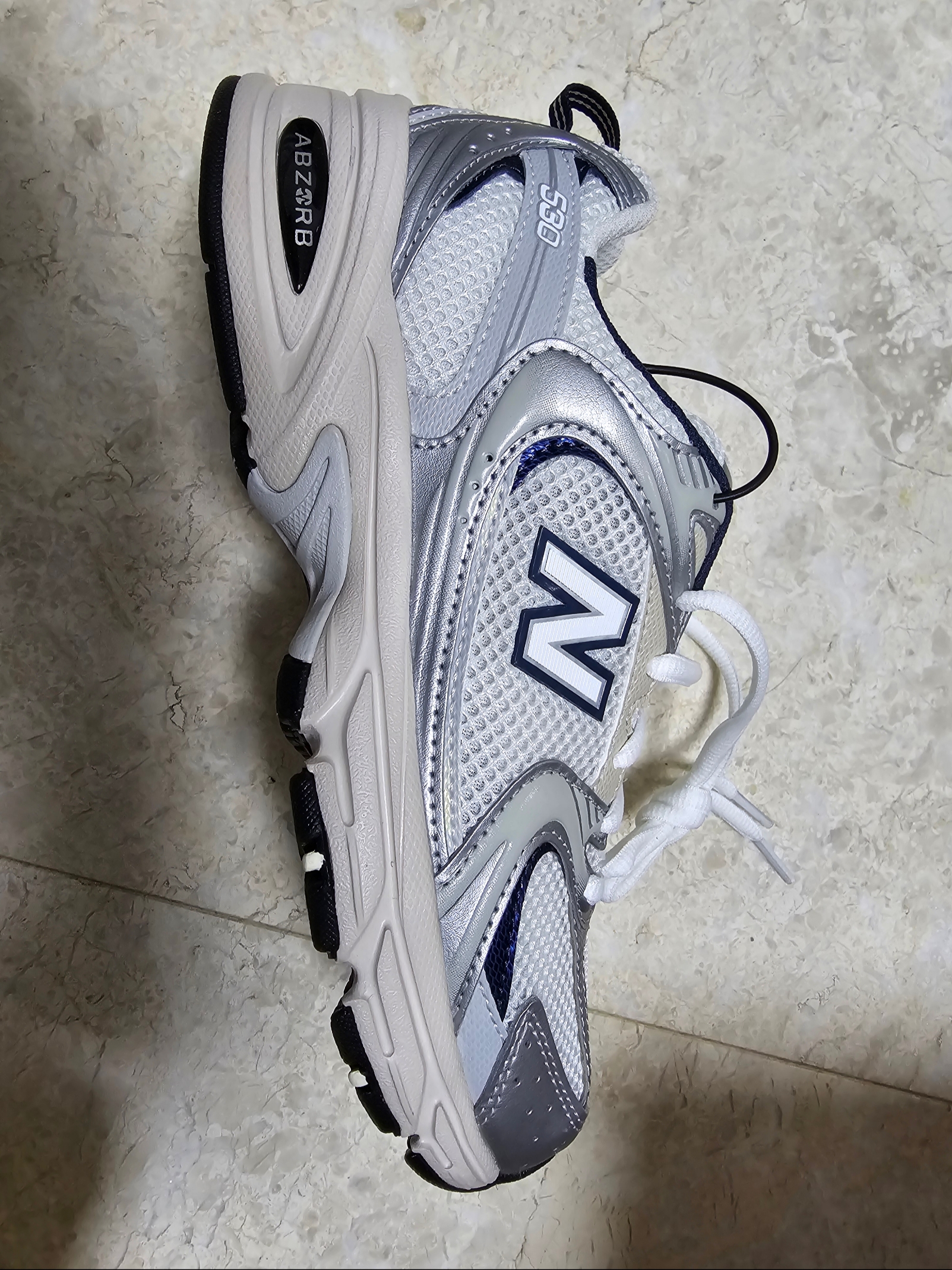 New Balance 530 Steel Grey 착용 스타일