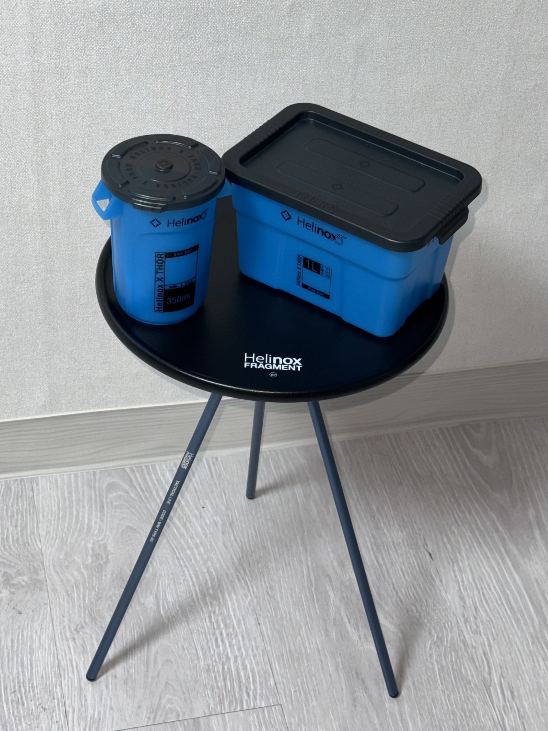 Helinox x Fragment Design Side Table S Black Navy 착용 스타일