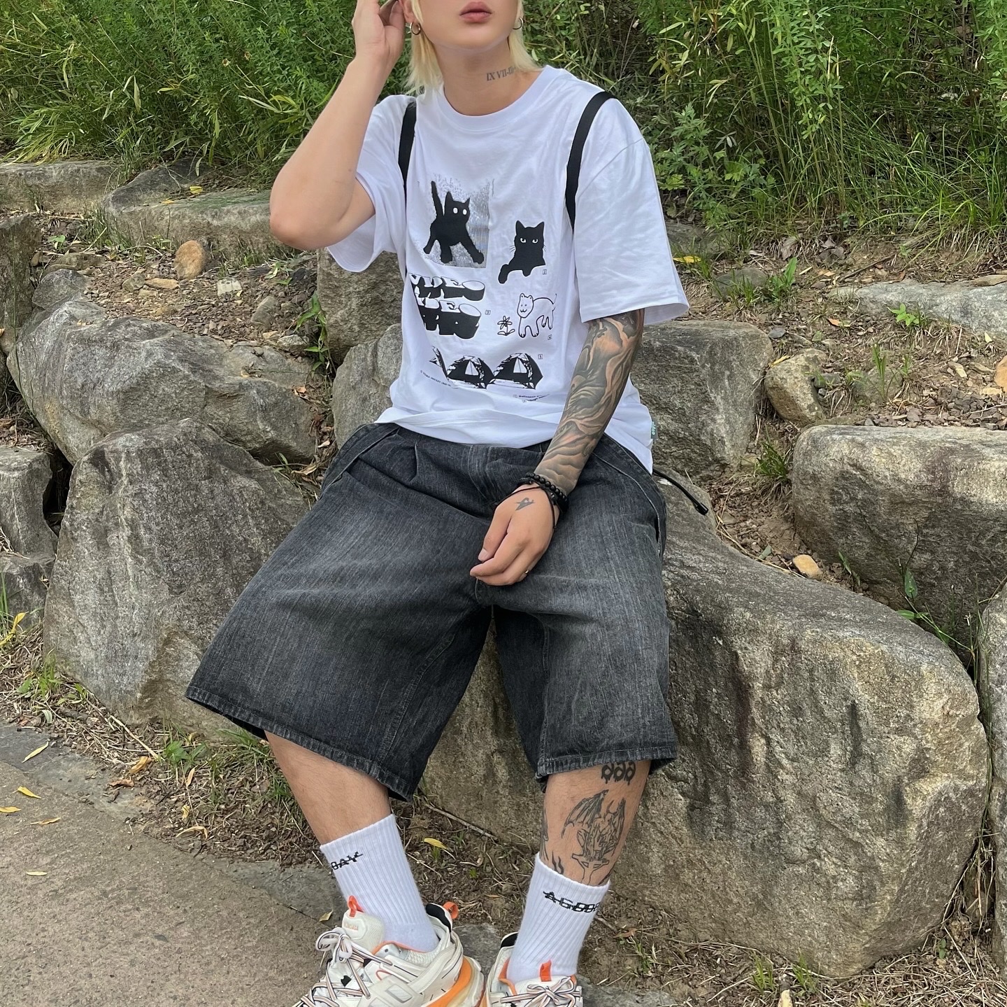 Balenciaga Track Sneakers White Orange 2019 착용 스타일 - 3
