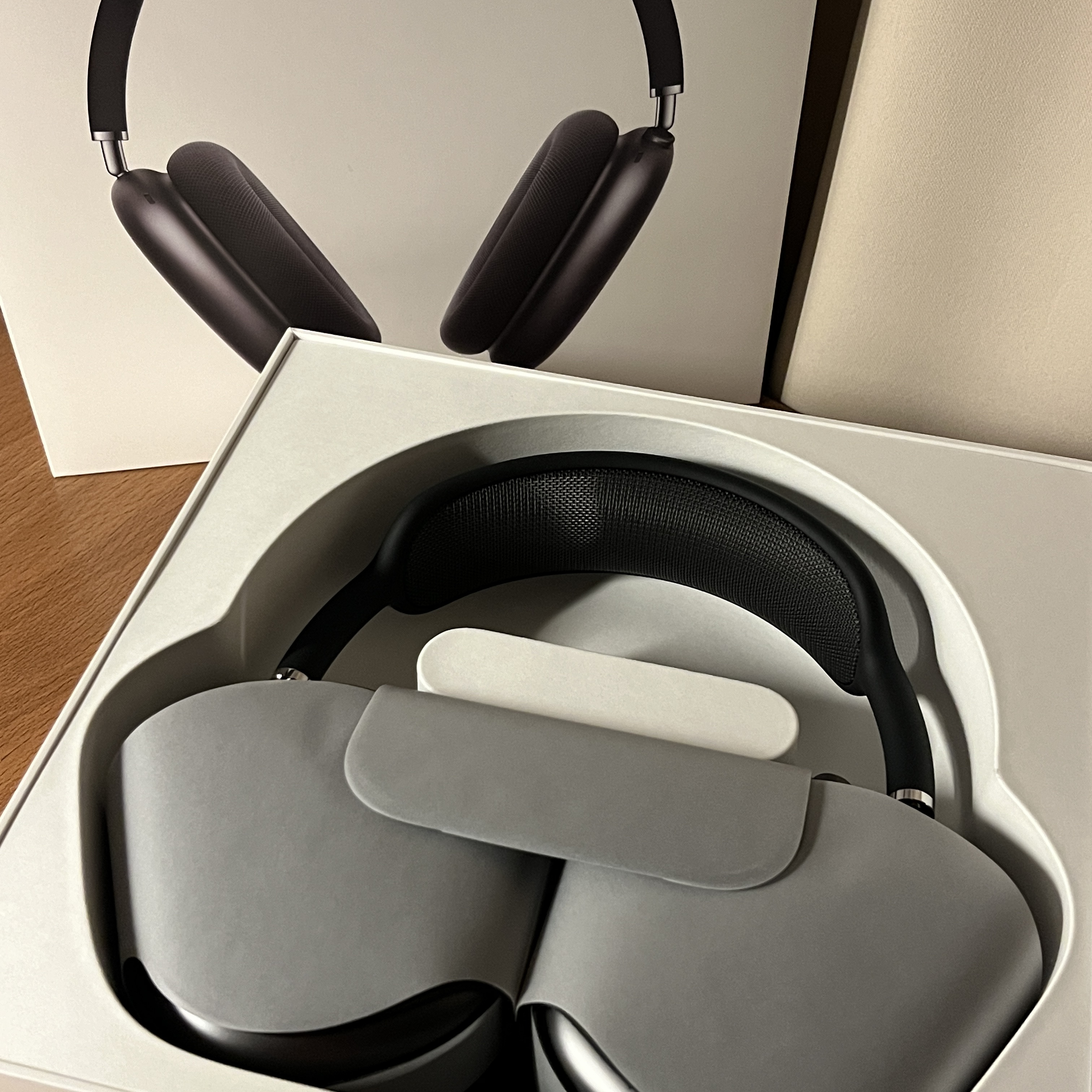 Apple AirPods Max Lightning Space Gray (Korean Ver.) 착용 스타일