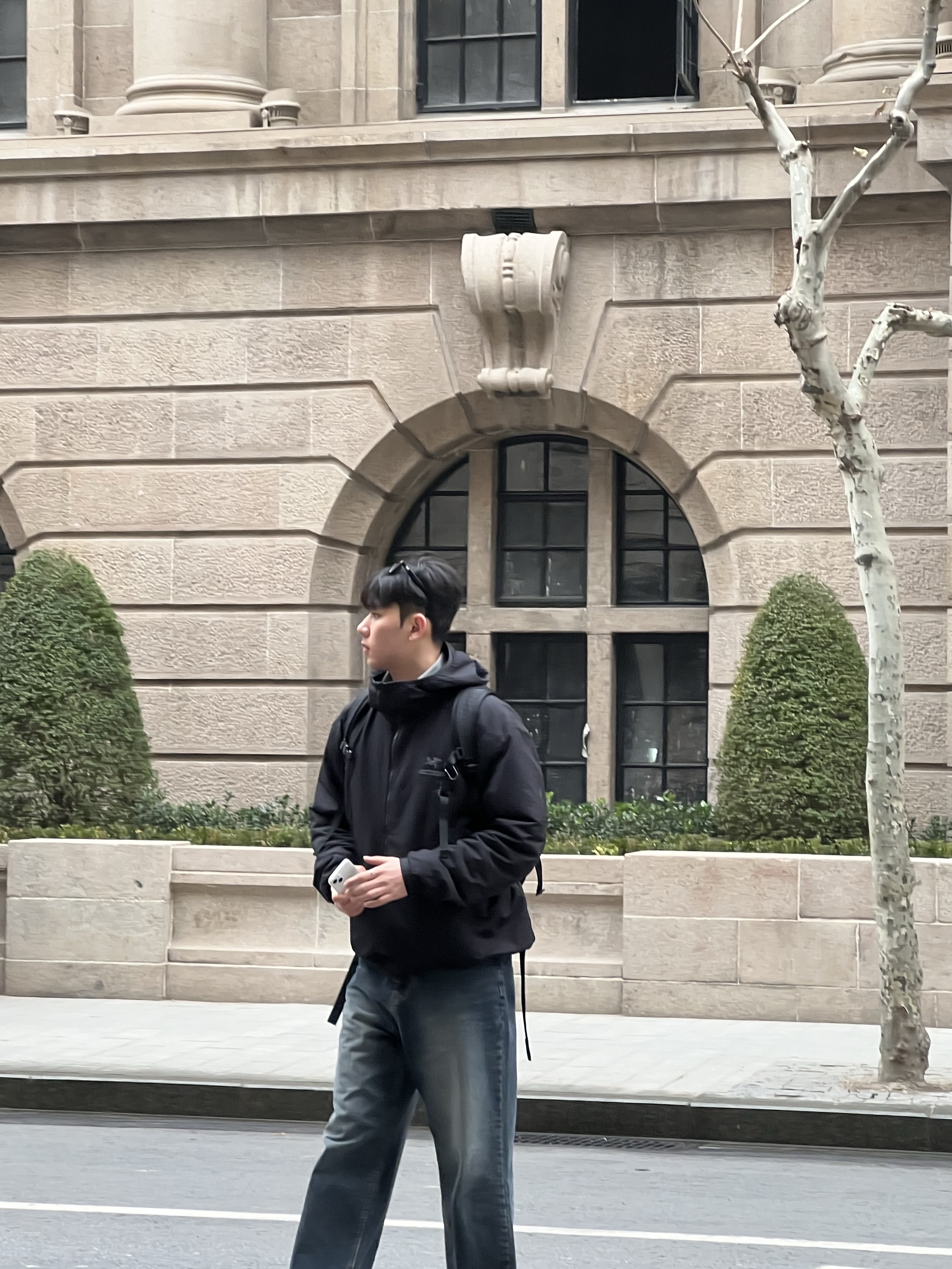Arc'teryx Atom Hoody Black 착용 스타일 - 1