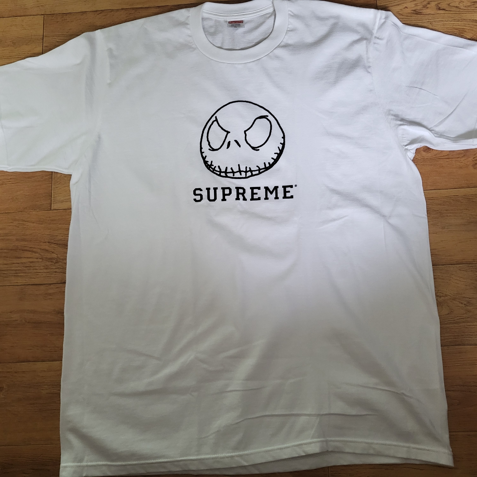 Supreme Skeleton T-Shirt White - 23FW 착용 스타일