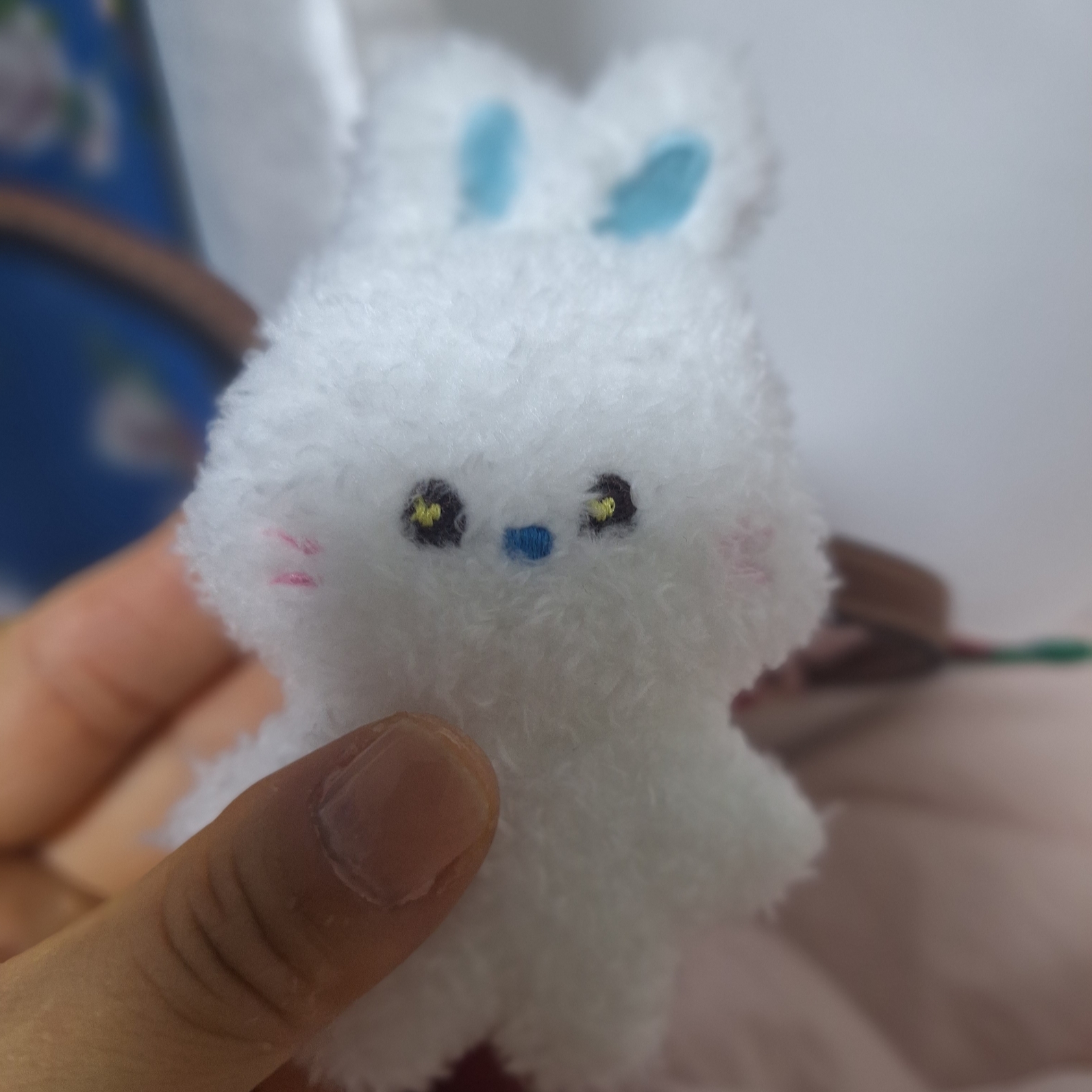 NewJeans Bunini Doll Keyring White 착용 스타일 - 1