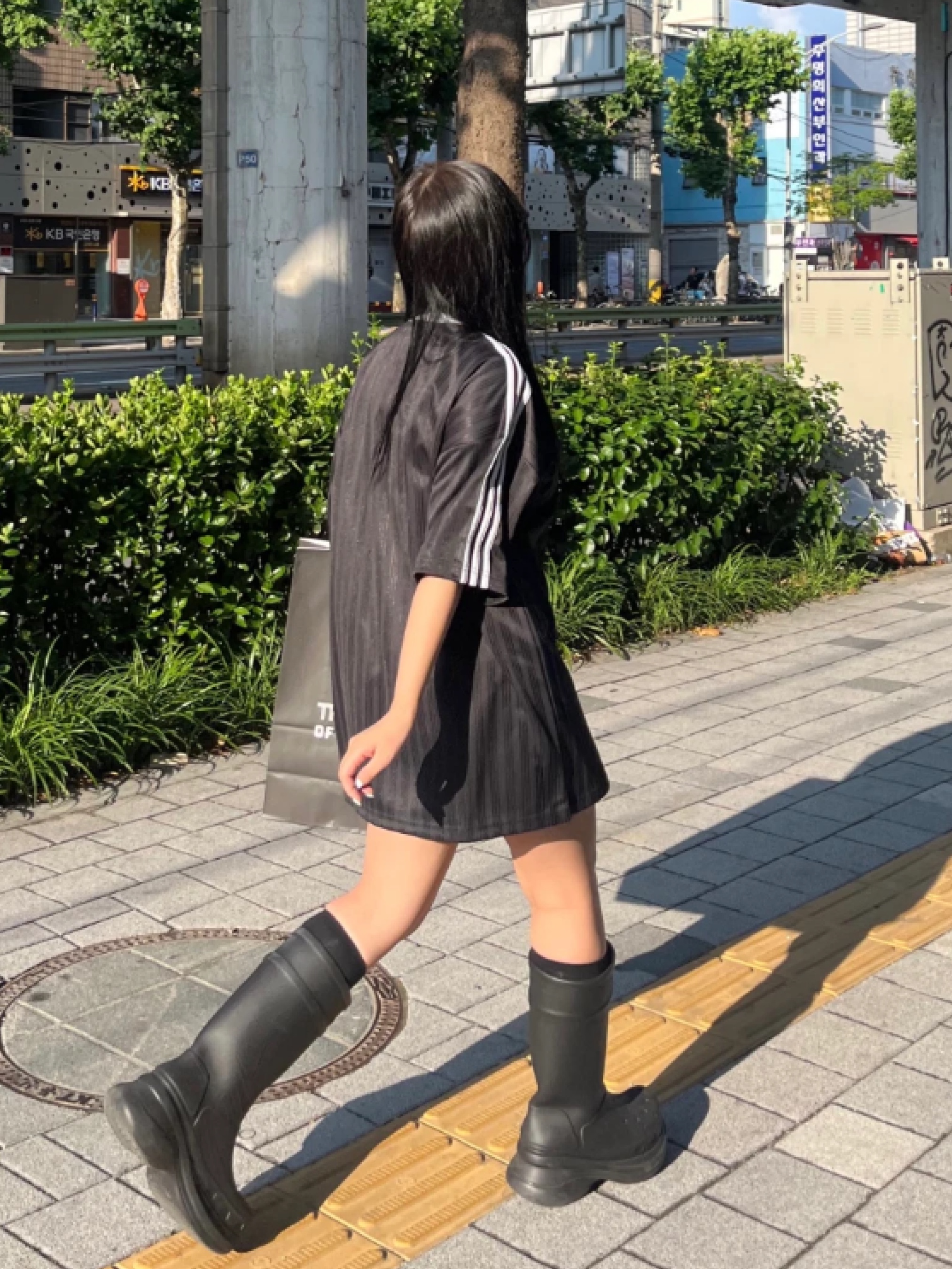 (W) Rockfishweatherwear Flatform Middle Rain Boots Cream, Crocs Classic Crush Boot Black 착용 스타일 - 7