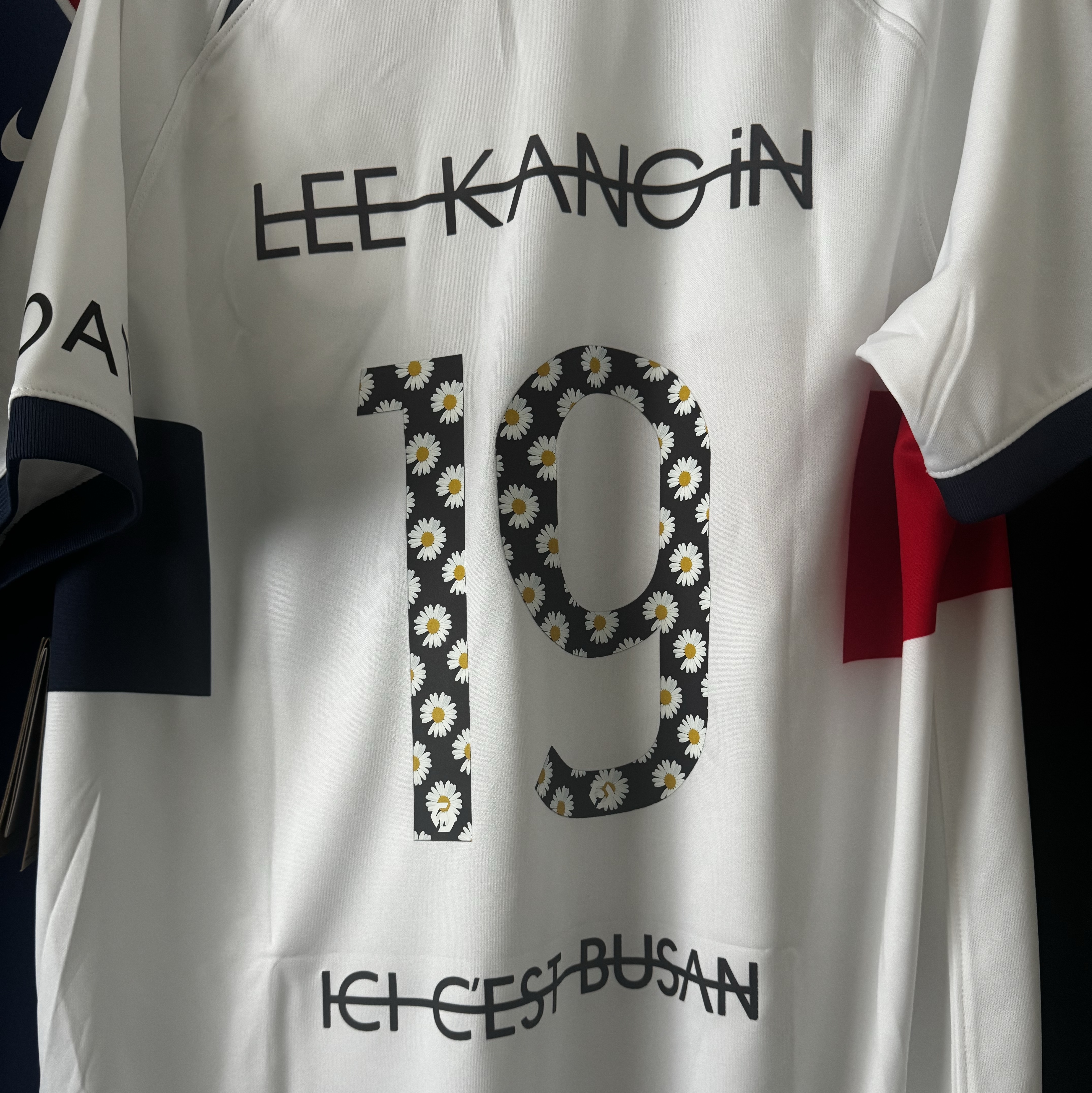 Nike Paris Saint-Germain 2023/24 Dri-Fit Stadium Away Jersey White Midnight Navy (Non Marking Ver.) 착용 스타일