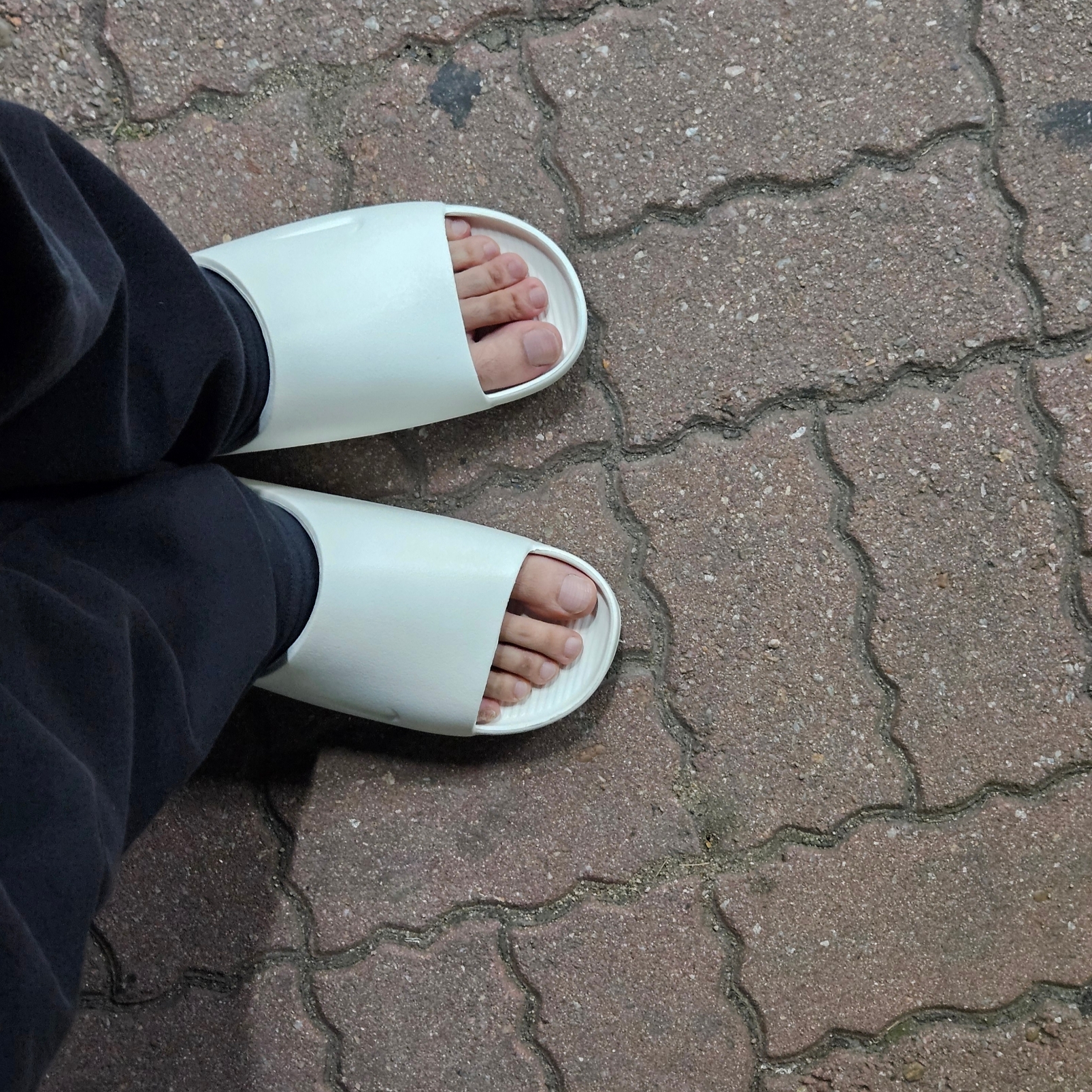 Nike Calm Slide Sail 착용 스타일