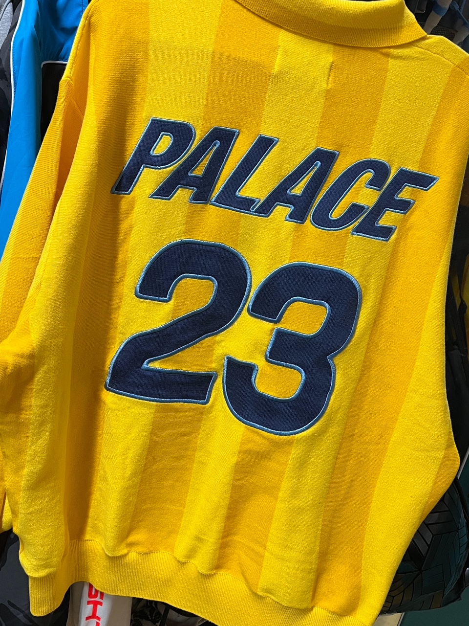 Palace Vesuvio Knit Yellow - 23FW 착용 스타일