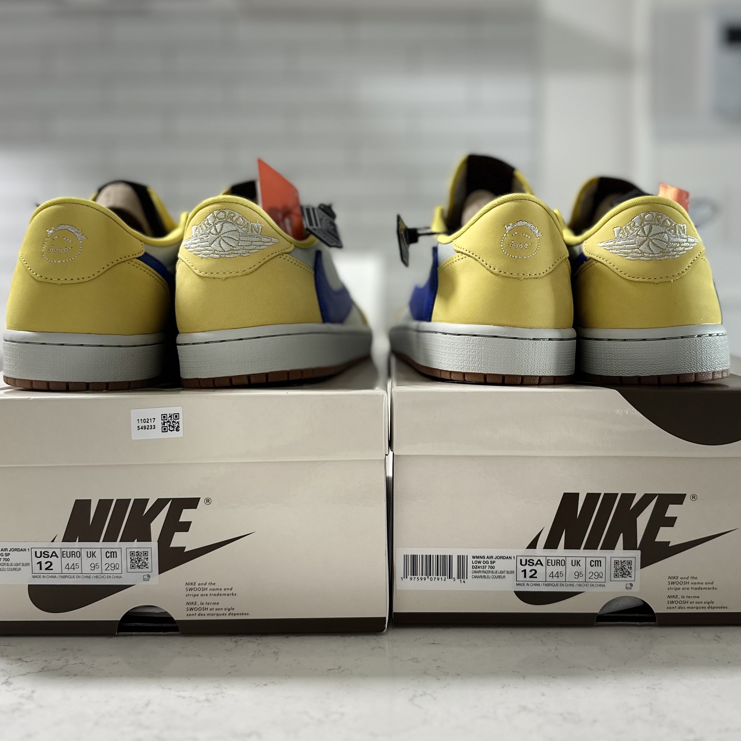(W) Jordan 1 x Travis Scott Retro Low OG SP Canary 착용 스타일 - 2