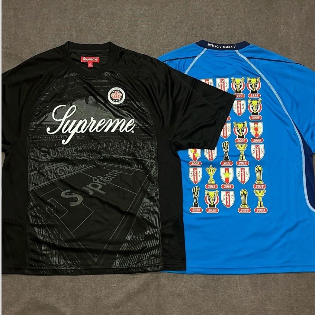 Supreme Jacquard Soccer Jersey Blue - 24SS, Supreme Jacquard Soccer Jersey Black - 24SS 착용 스타일 - 2