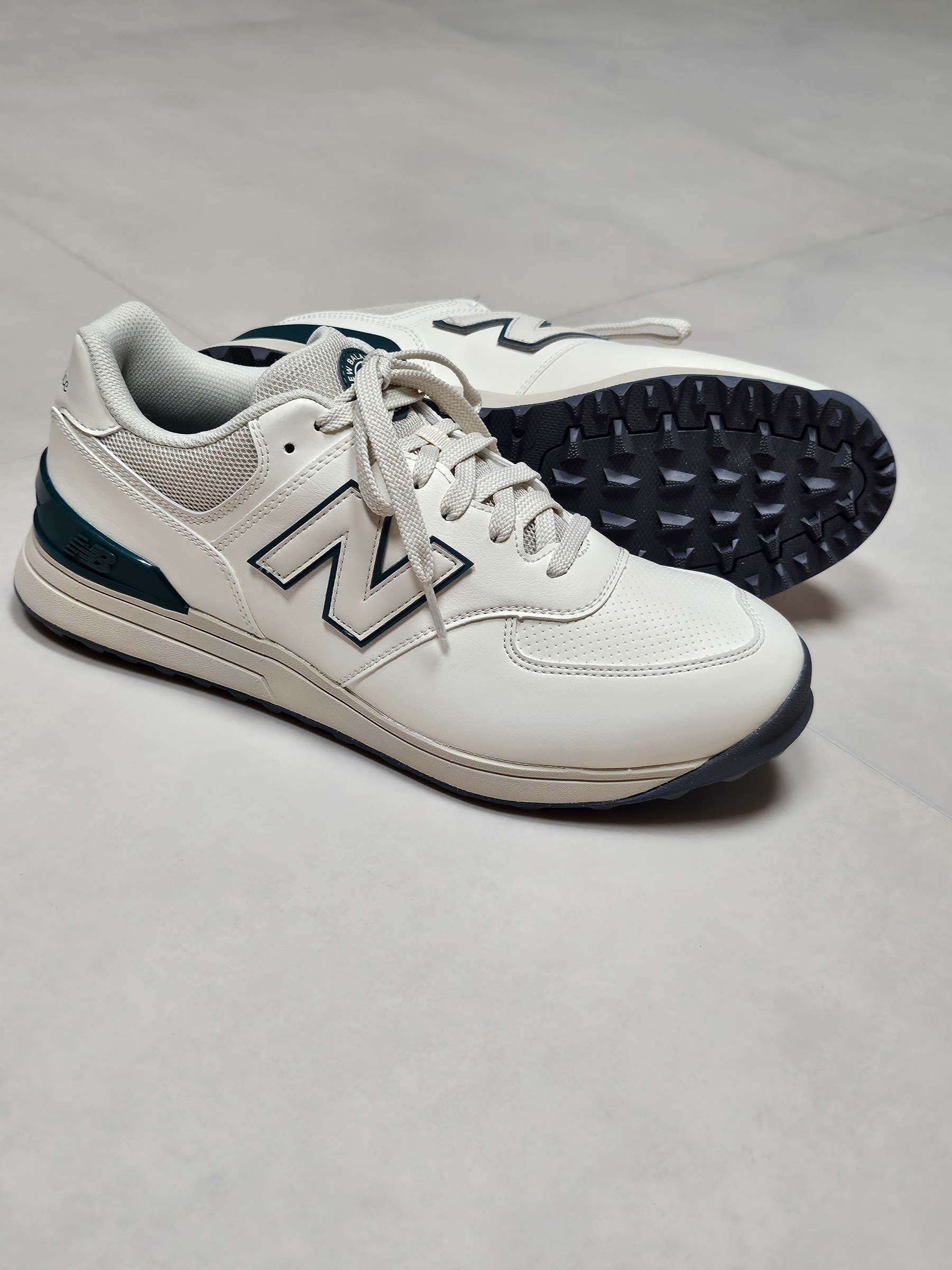 New Balance Golf 574 White Green 착용 스타일 - 3