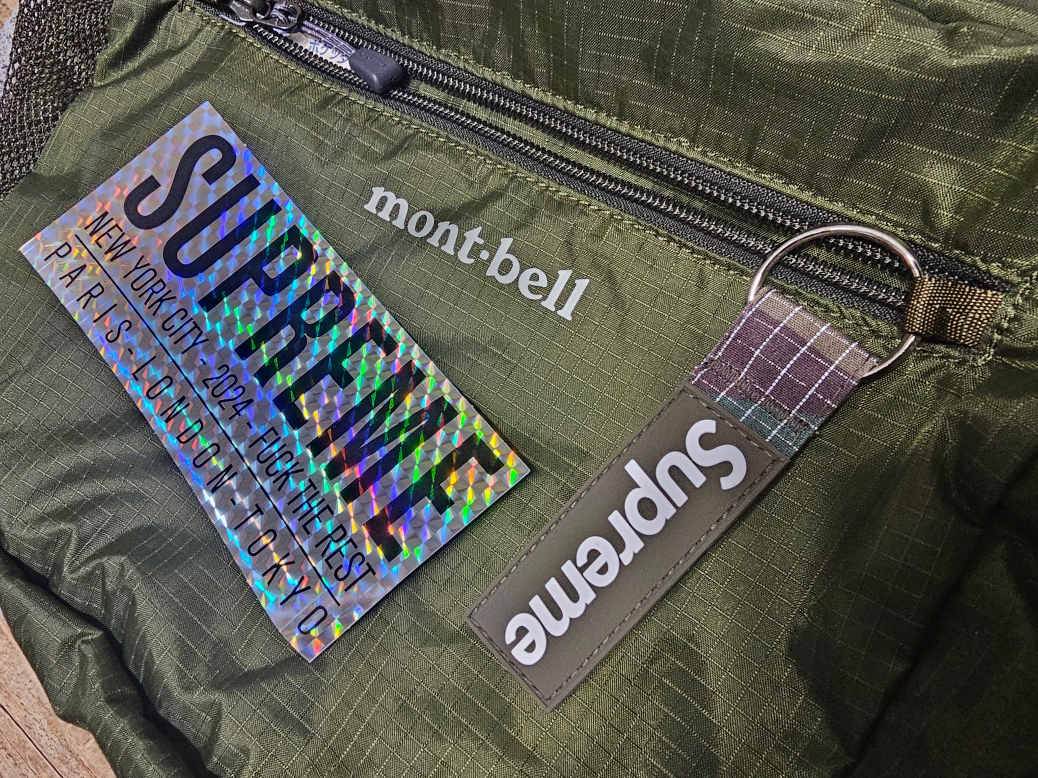 Supreme Ripstop Keychain Woodland Camo - 24SS, Montbell Pocketable Light Shoulder Bag Small Khaki Green 착용 스타일