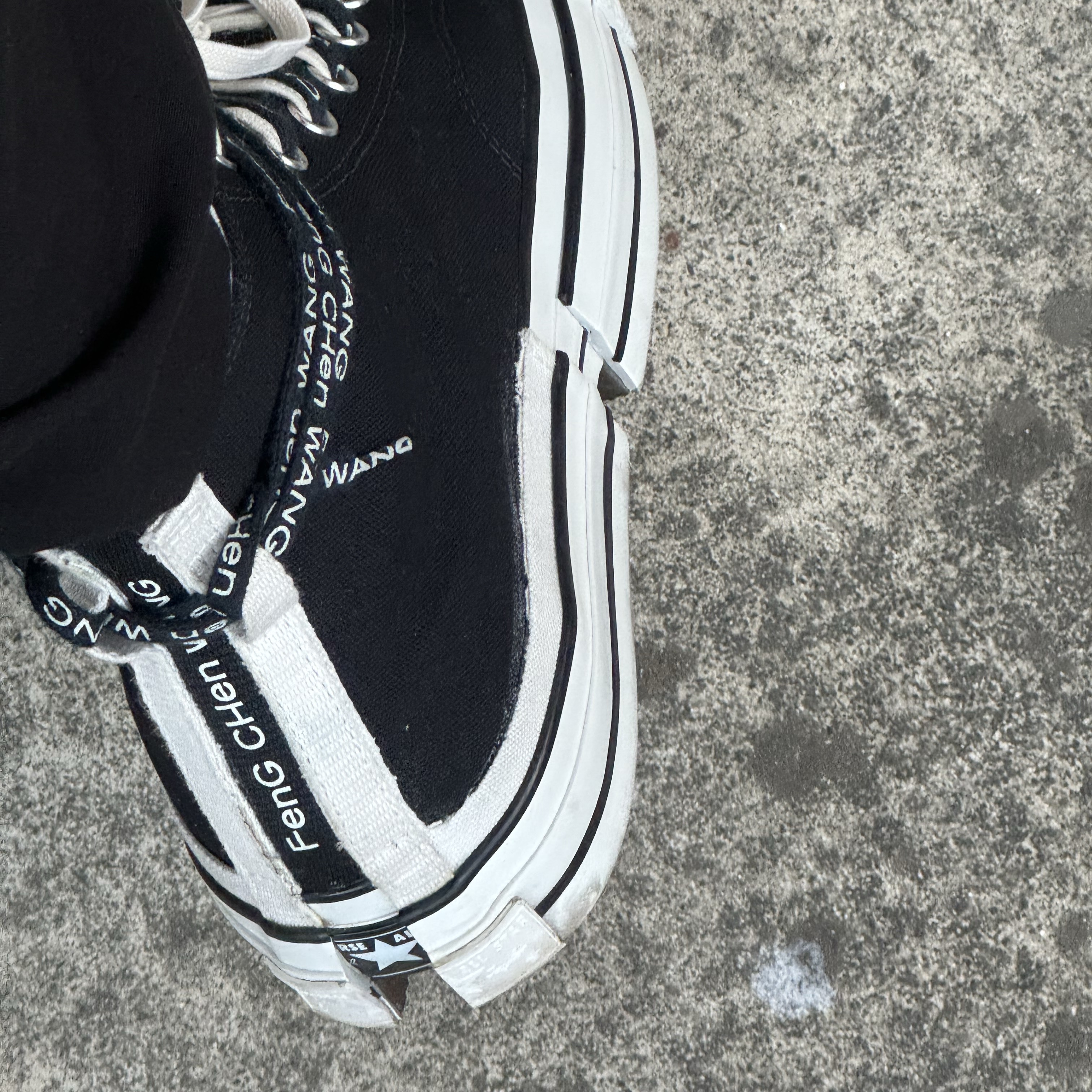 Converse x Feng Chen Wang Chuck 70 2-in-1 Natural Ivory Black 착용 스타일 - 2