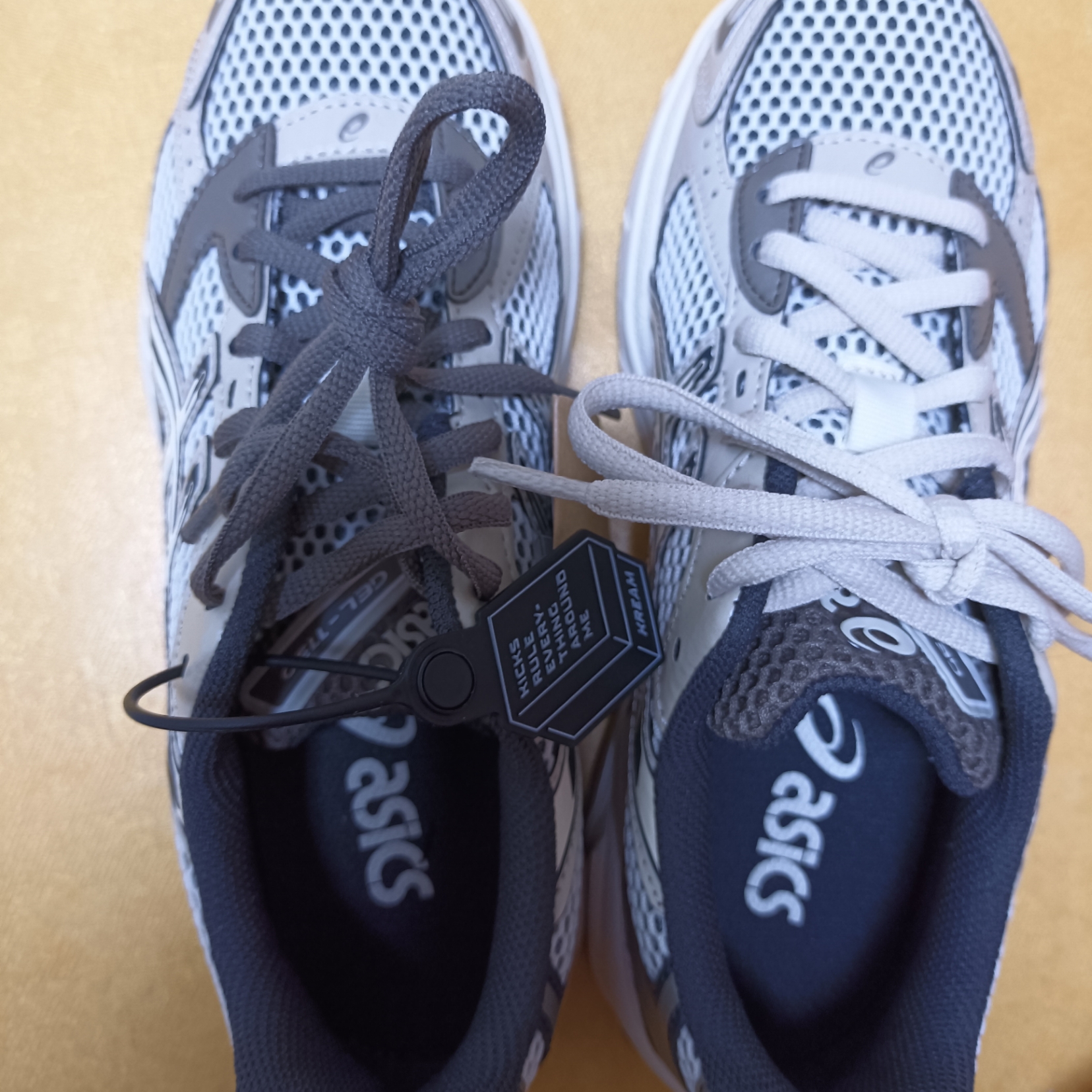 Asics Gel-1130 Birch Dark Taupe - Korea Exclusive 착용 스타일 - 3