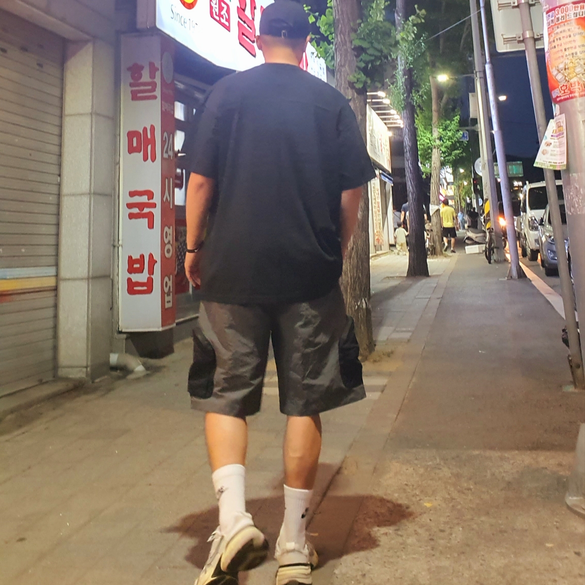 Nike V2K Run Pure Platinum Light Iron Ore, Supreme Warm Up 6-Panel Black - 23FW 착용 스타일 - 4