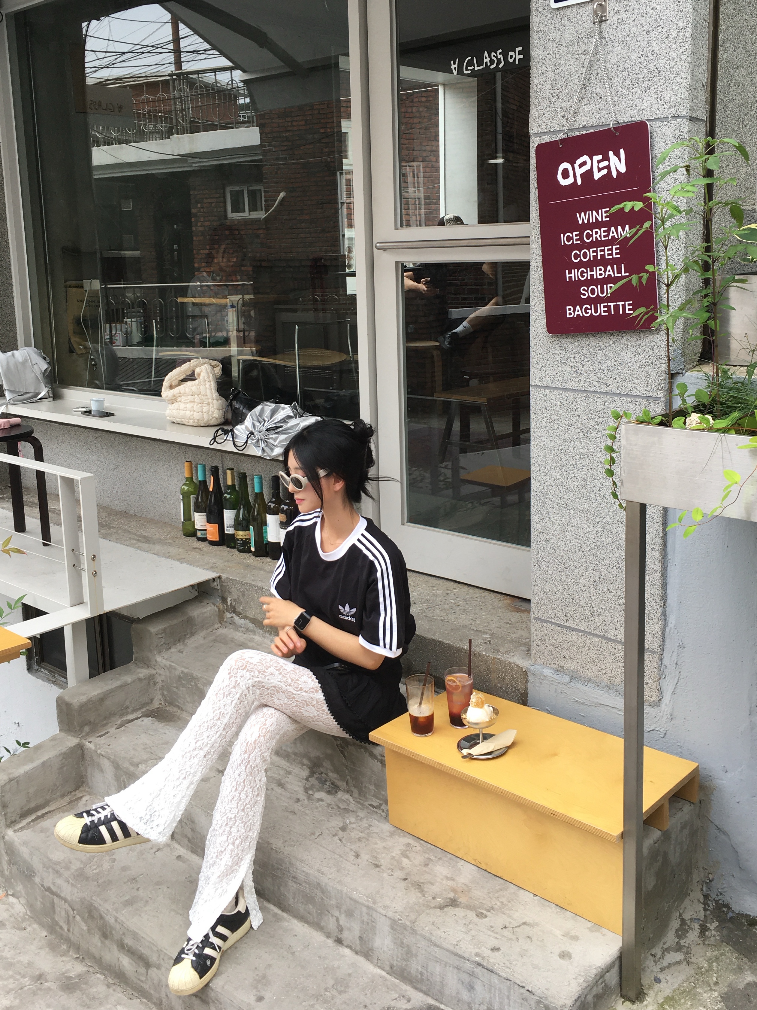 Adidas Adicolor Classics 3-Stripes T-Shirt Black - KR Sizing, Gentle Monster x Maison Margiela MM005 Grey Black 착용 스타일 - 8