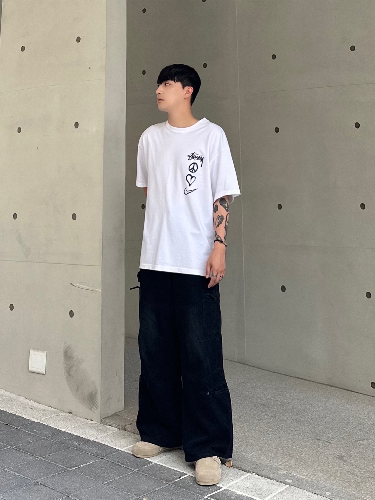 Nike x Stussy NRG RA T-Shirt Summit White (DM4942-121) 착용 스타일 - 1