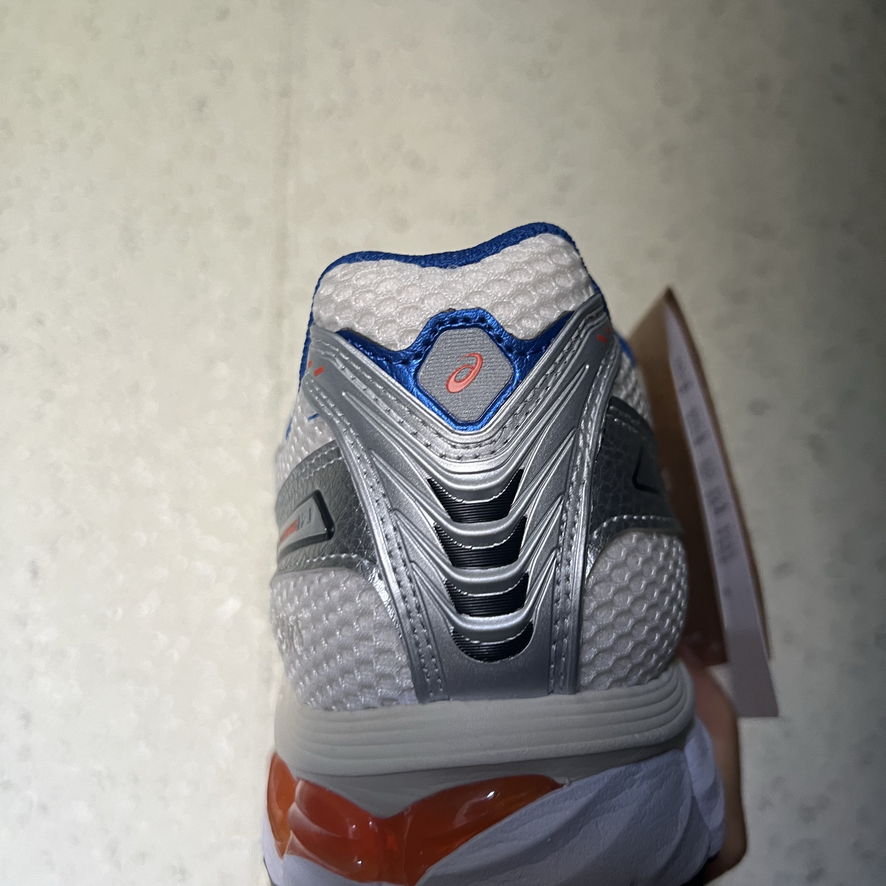 Asics x Ronnie Fieg Gel-Kayano 12.1 Cream 착용 스타일 - 2