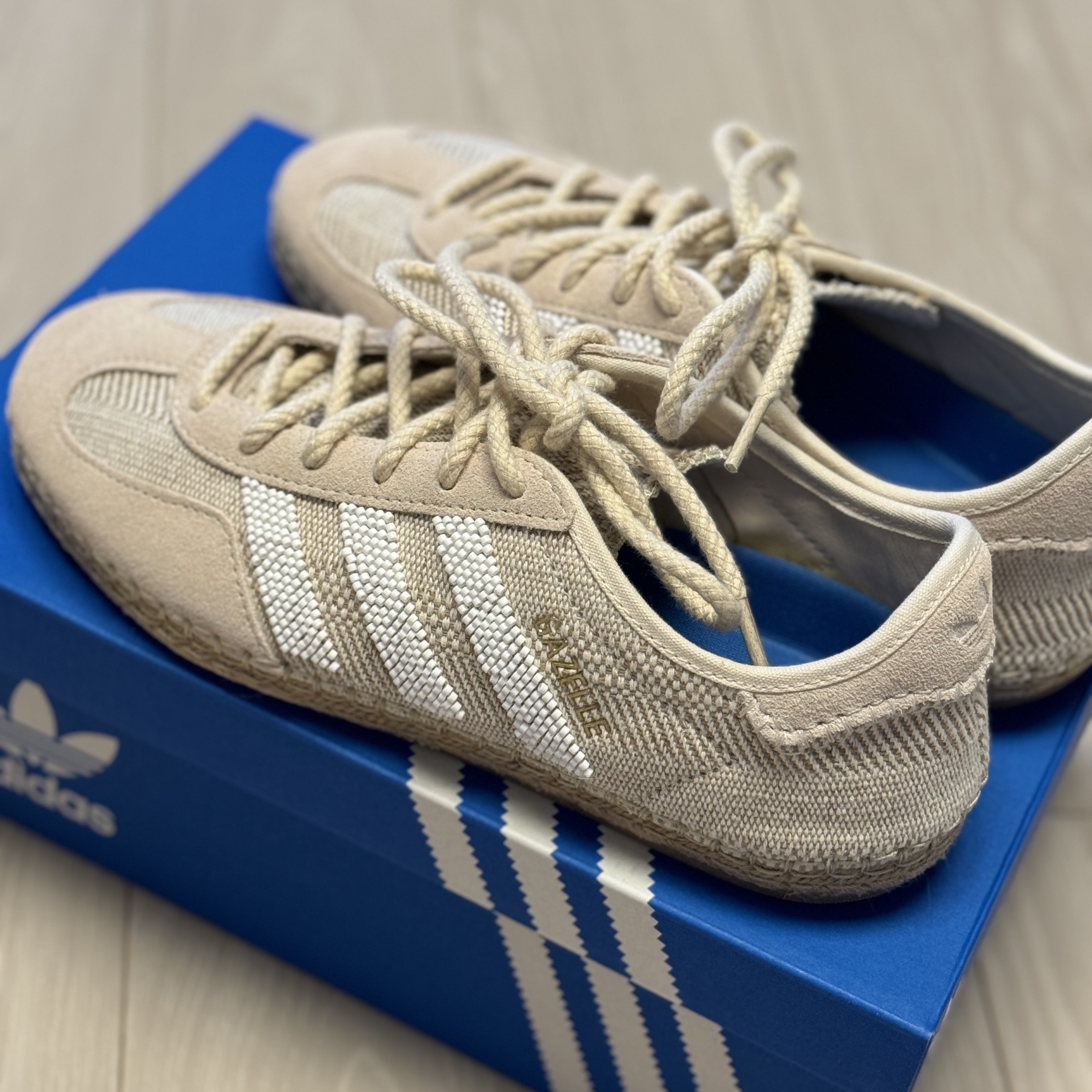 Adidas x Clot Gazelle Halo Ivory Cloud White 착용 스타일