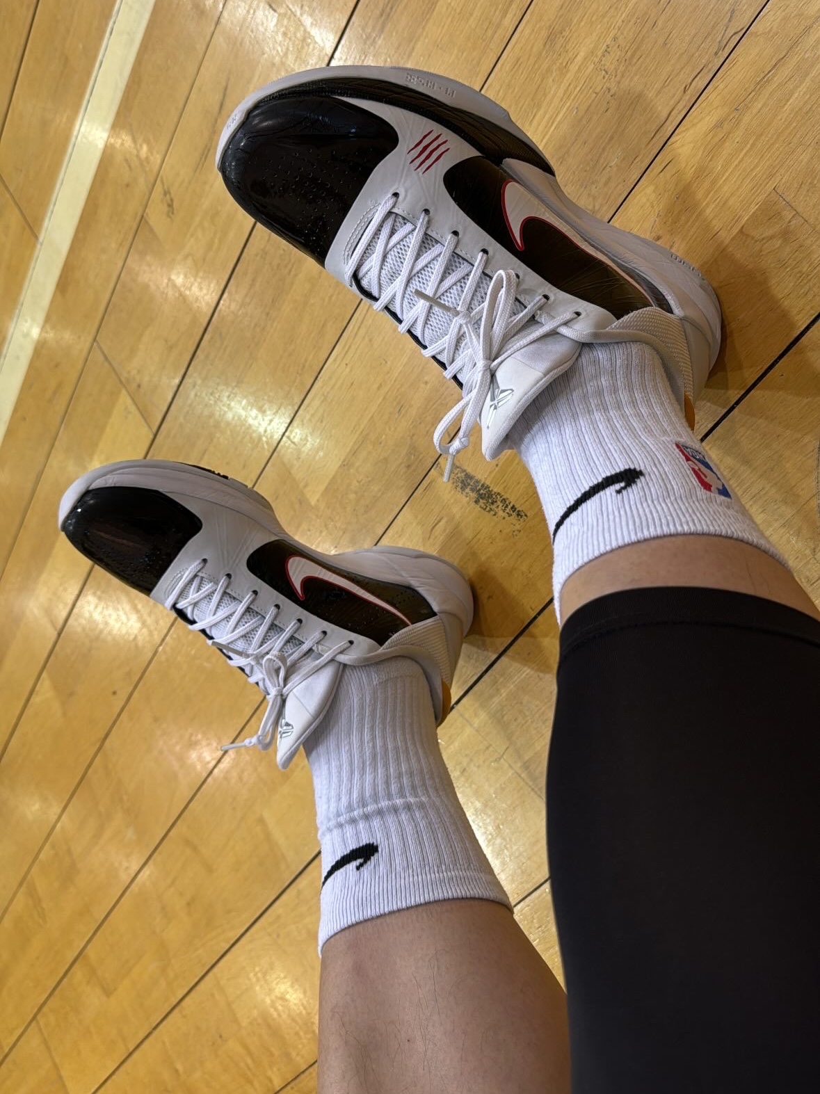 Nike Kobe 5 Protro Alternate Bruce Lee 착용 스타일