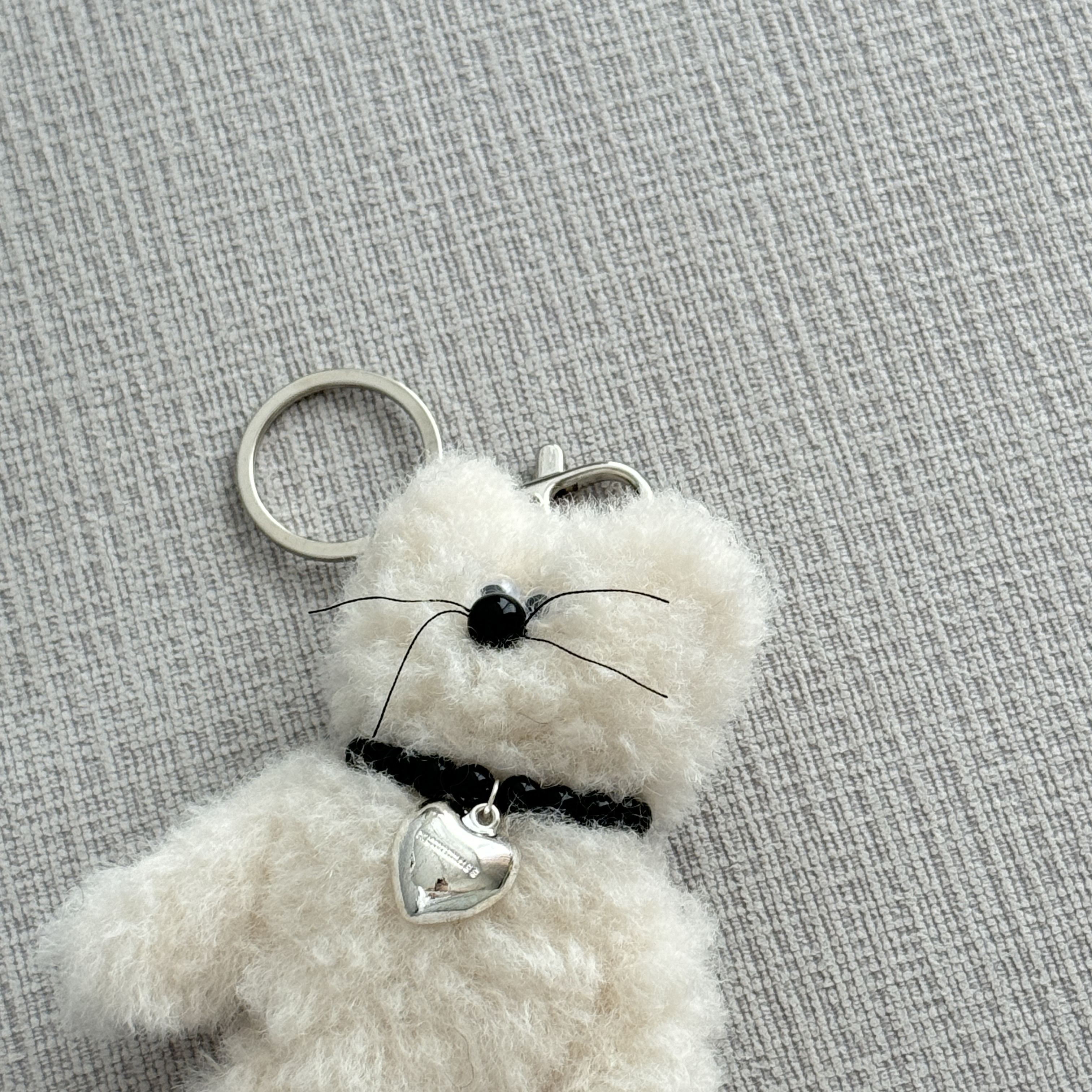 Monamhee Creami Keyring Cream - KREAM Exclusive 착용 스타일
