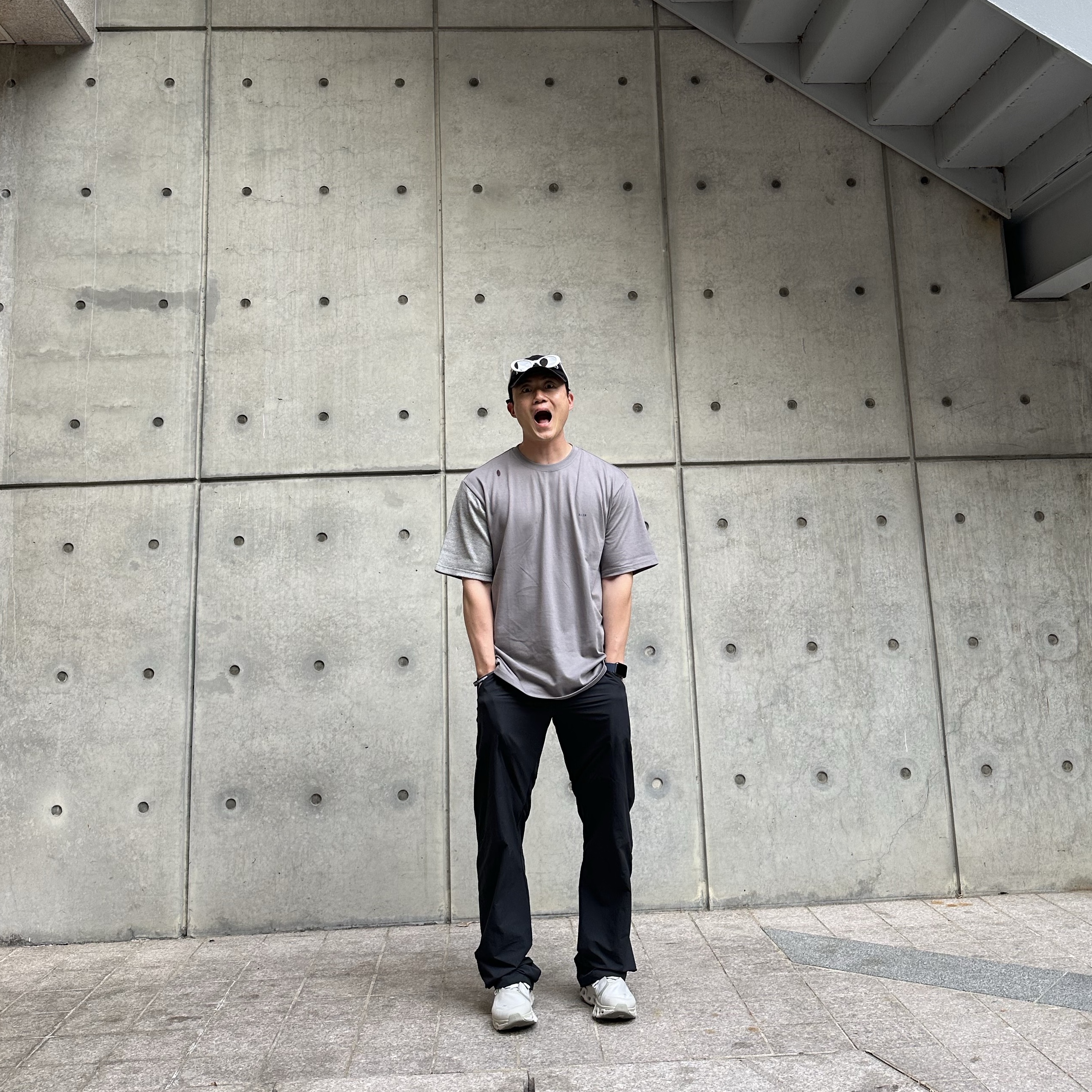 On Running x Post Archive Faction (Paf) Cloudmonster 2 Moondust Chalk 착용 스타일 - 2