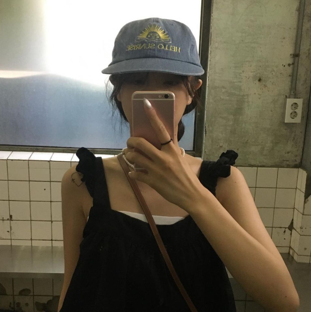 Hello Sunrise Washed OG Logo 6Panel Cap Charcoal(VTG Pink), Hello Sunrise Washed OG Logo 6Panel Cap VTG Pink 착용 스타일