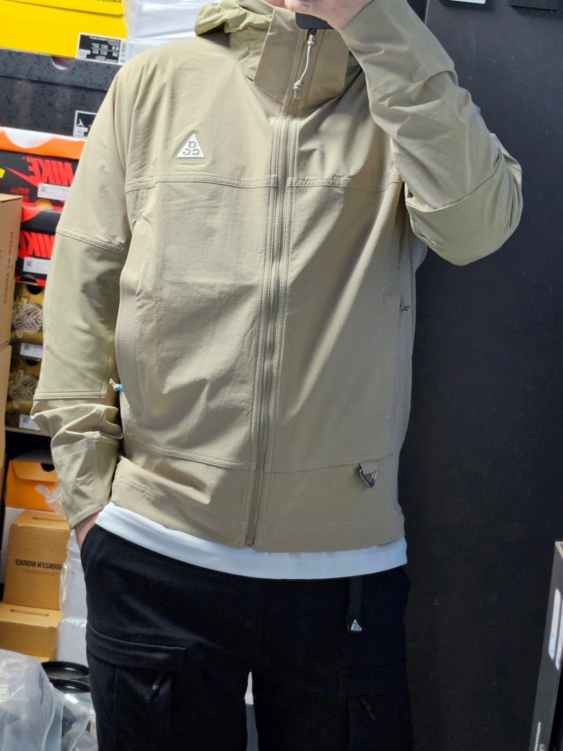 Nike ACG Sun Farer Jacket Khaki Summit White - Asia 착용 스타일 - 3
