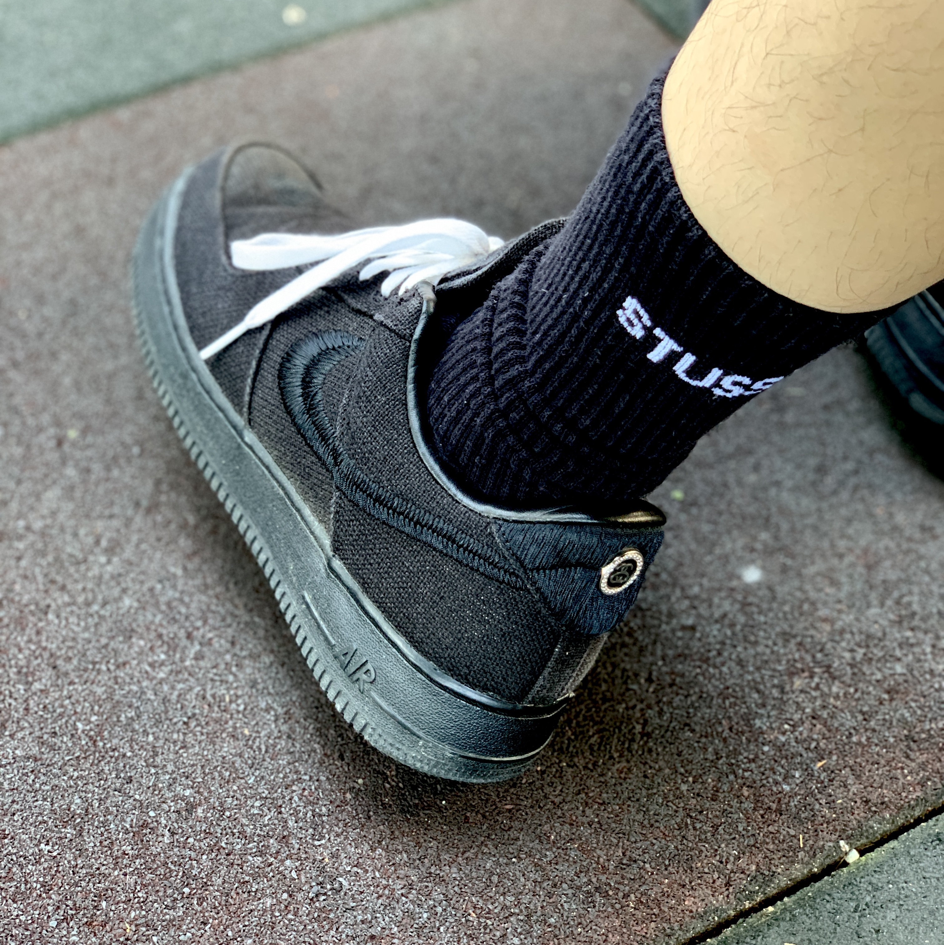 Nike x Stussy Air Force 1 Low Triple Black, Nike x Stussy Everyday Plus Cushioned Crew Socks Black (3 Pack) 착용 스타일