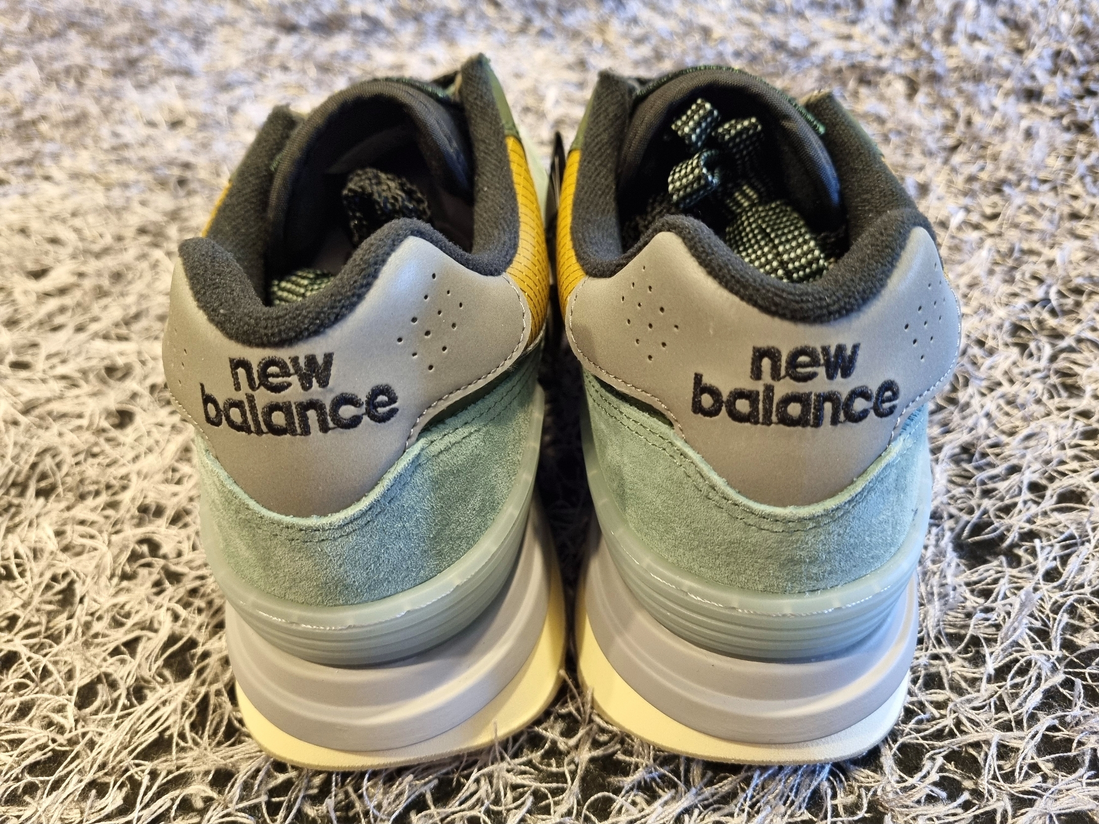 New Balance x Stone Island 574 Legacy Light Green 착용 스타일 - 5