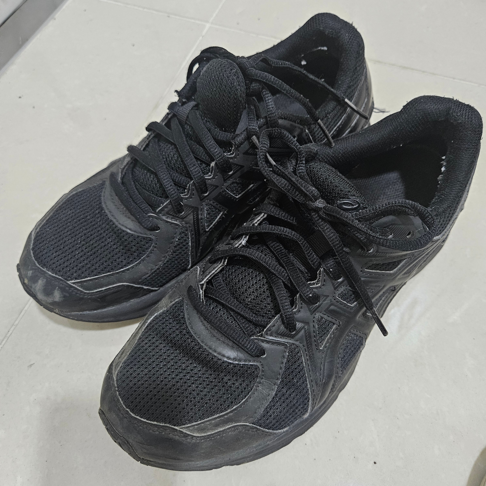 Asics Jog 100 S Black - 2E Wide 착용 스타일