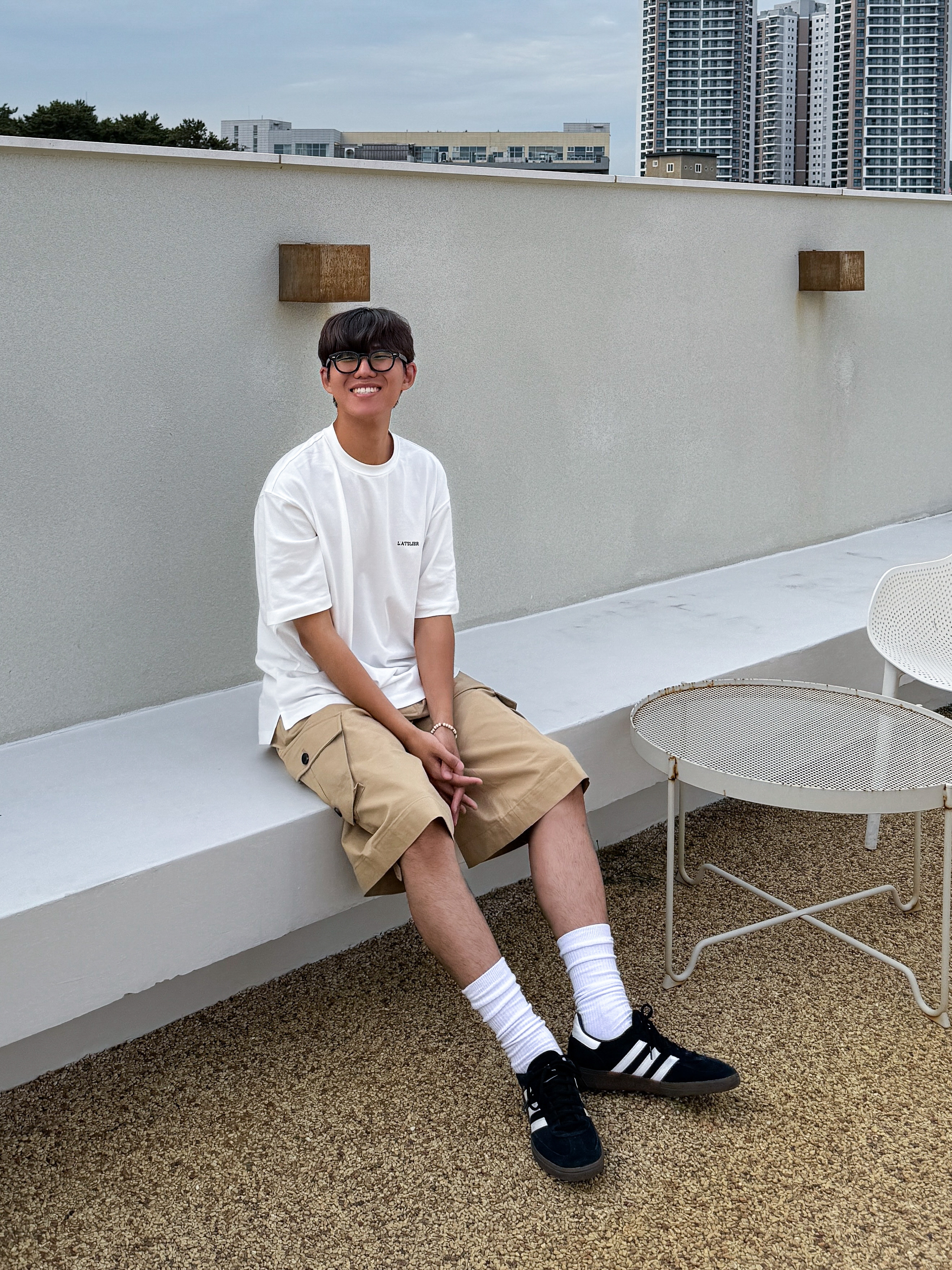 TNGT Semi-Over Fit Tiger Graphics Half T-Shirts Cream 착용 스타일 - 5
