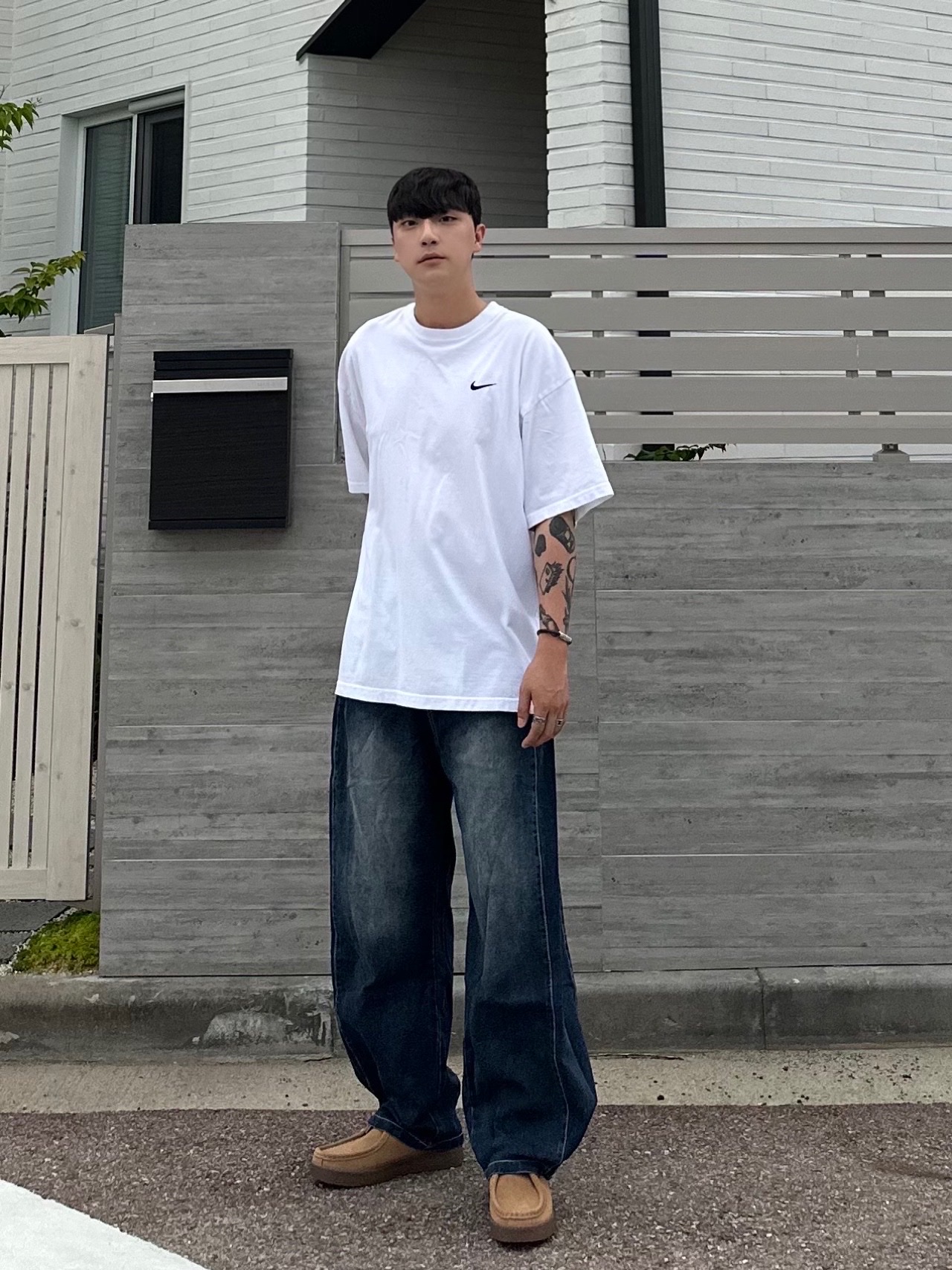 Nike x Stussy T-Shirt White (DV1774-100) 착용 스타일 - 1